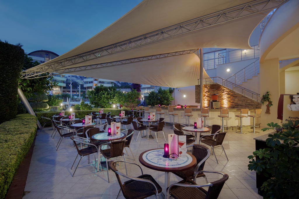GARDEN BAR