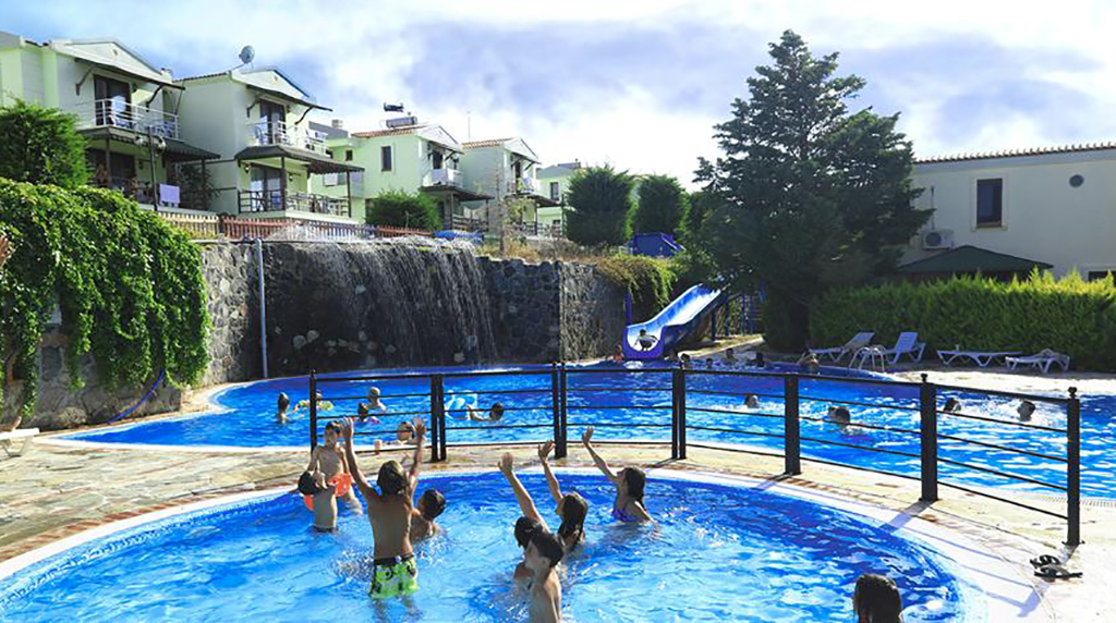 Piscina exterioara pentru copii
