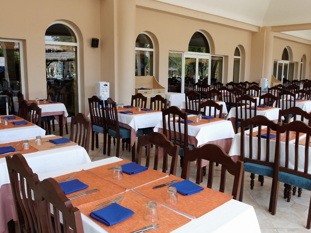 Main Restaurant - La Couple
