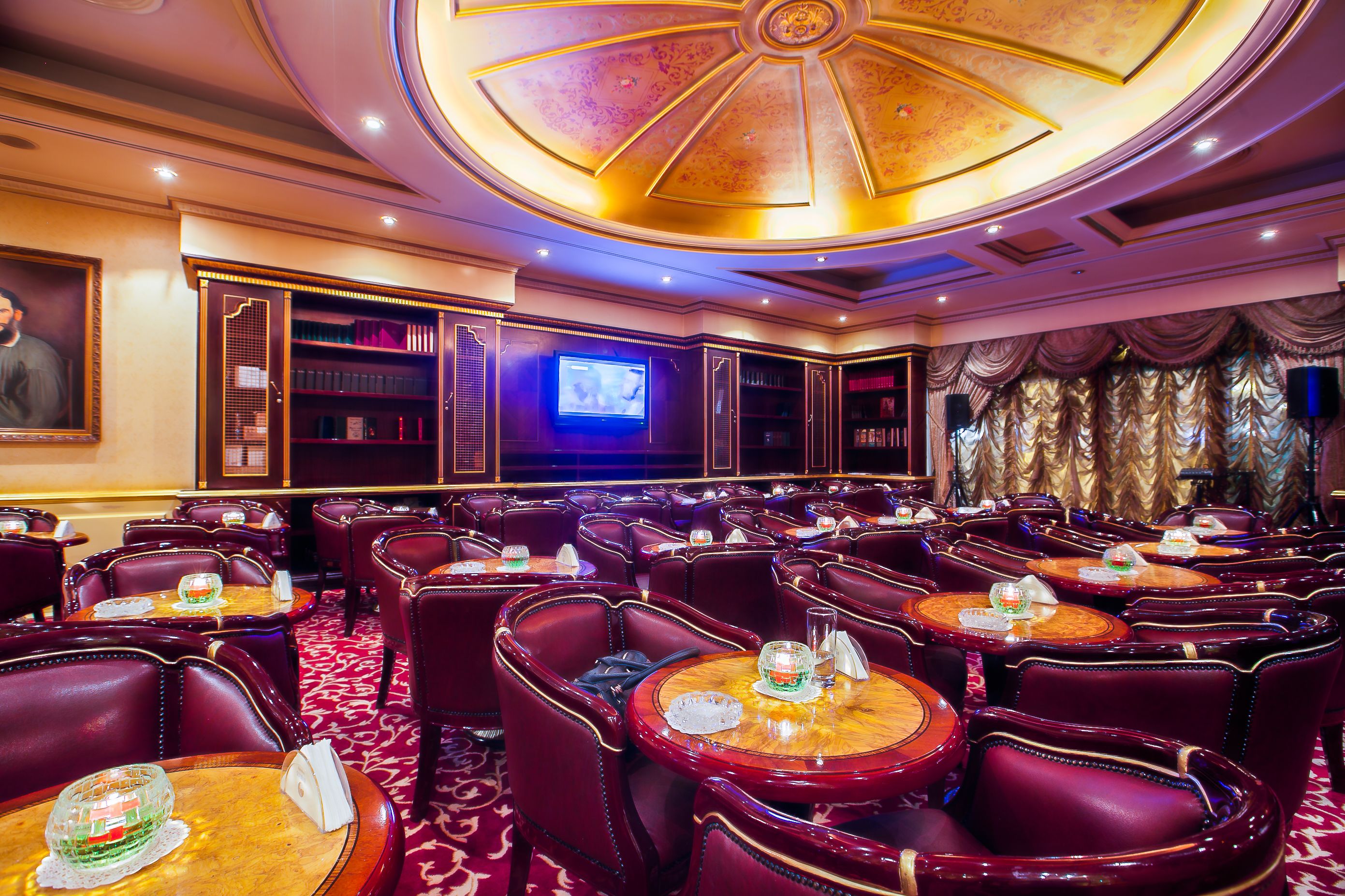 Tolstoy lounge bar