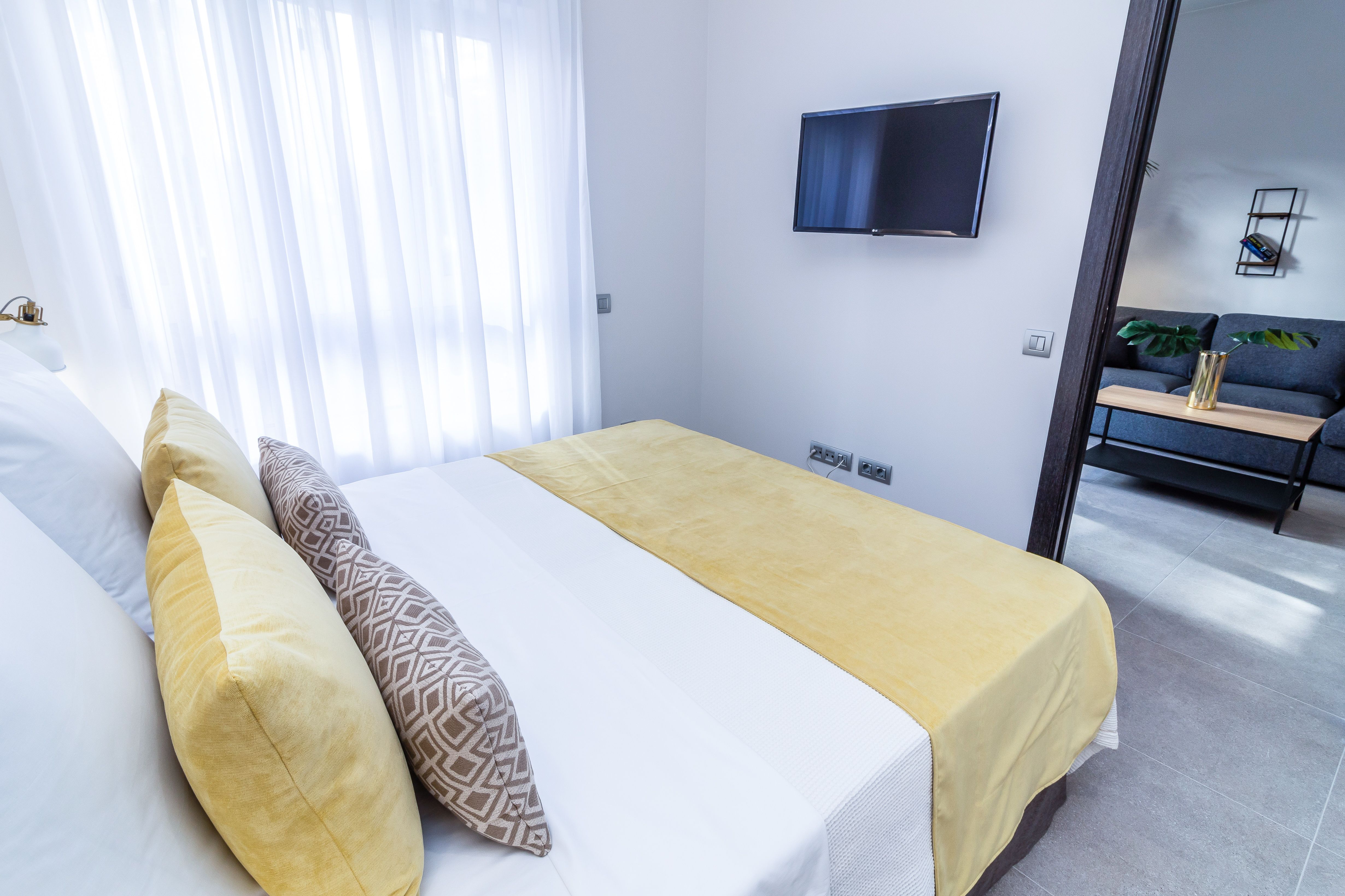 DELUXE SUITE 2 BEDROOMS
