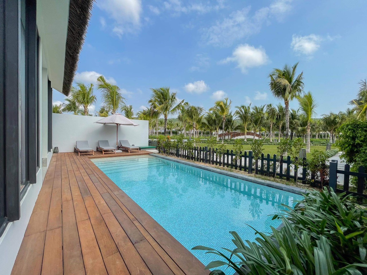4-BEDROOM DELUXE POOL VILLA (IRO)