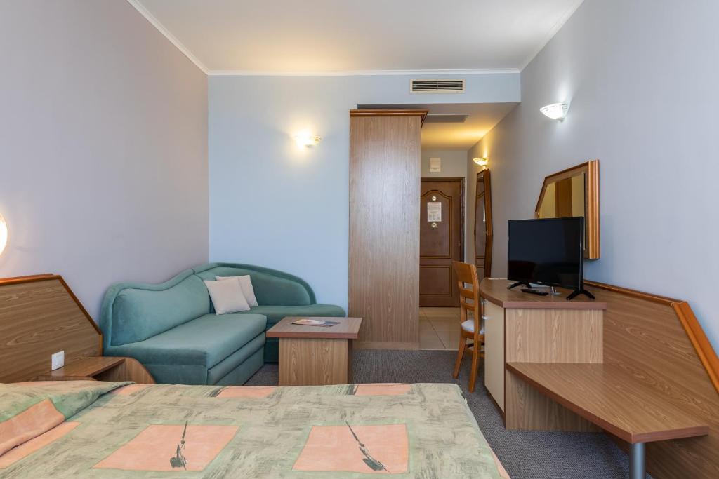 DOUBLE ECONOMY ROOM