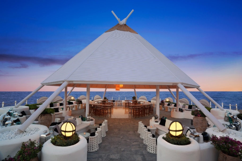 SUNSET BEACH CLUB BAR