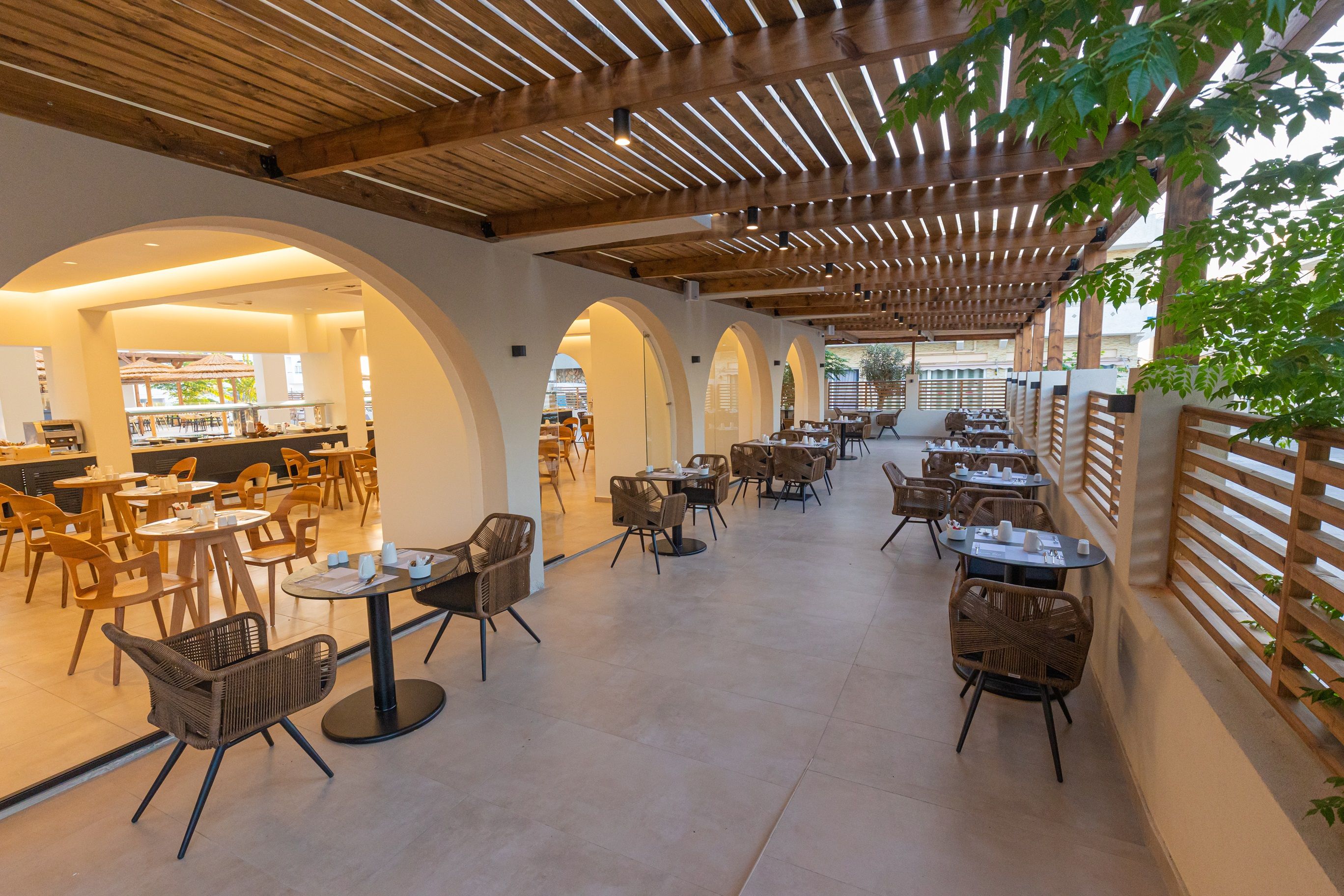MAIN RESTAURANT