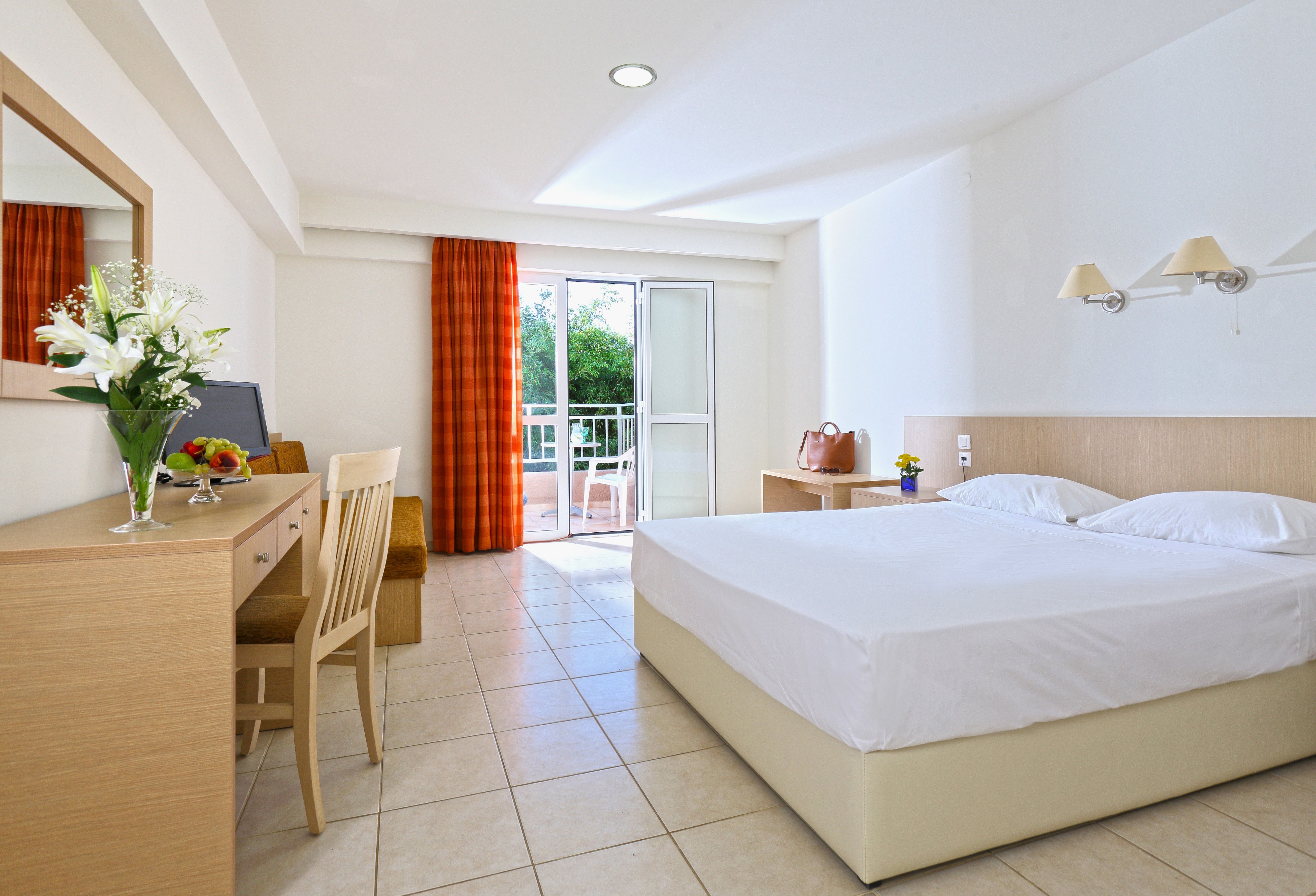 DOUBLE ROOM