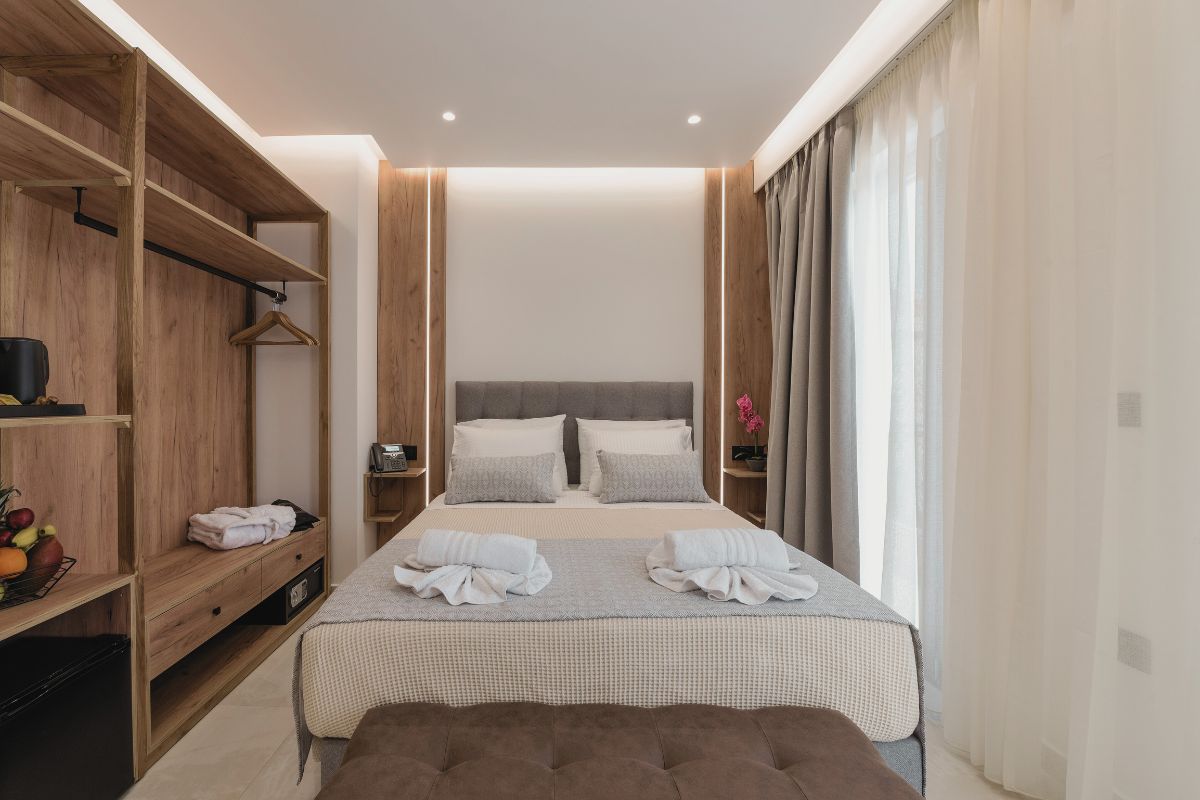 DOUBLE ROOM STANDARD WITH BALCONY OR WINDOW
