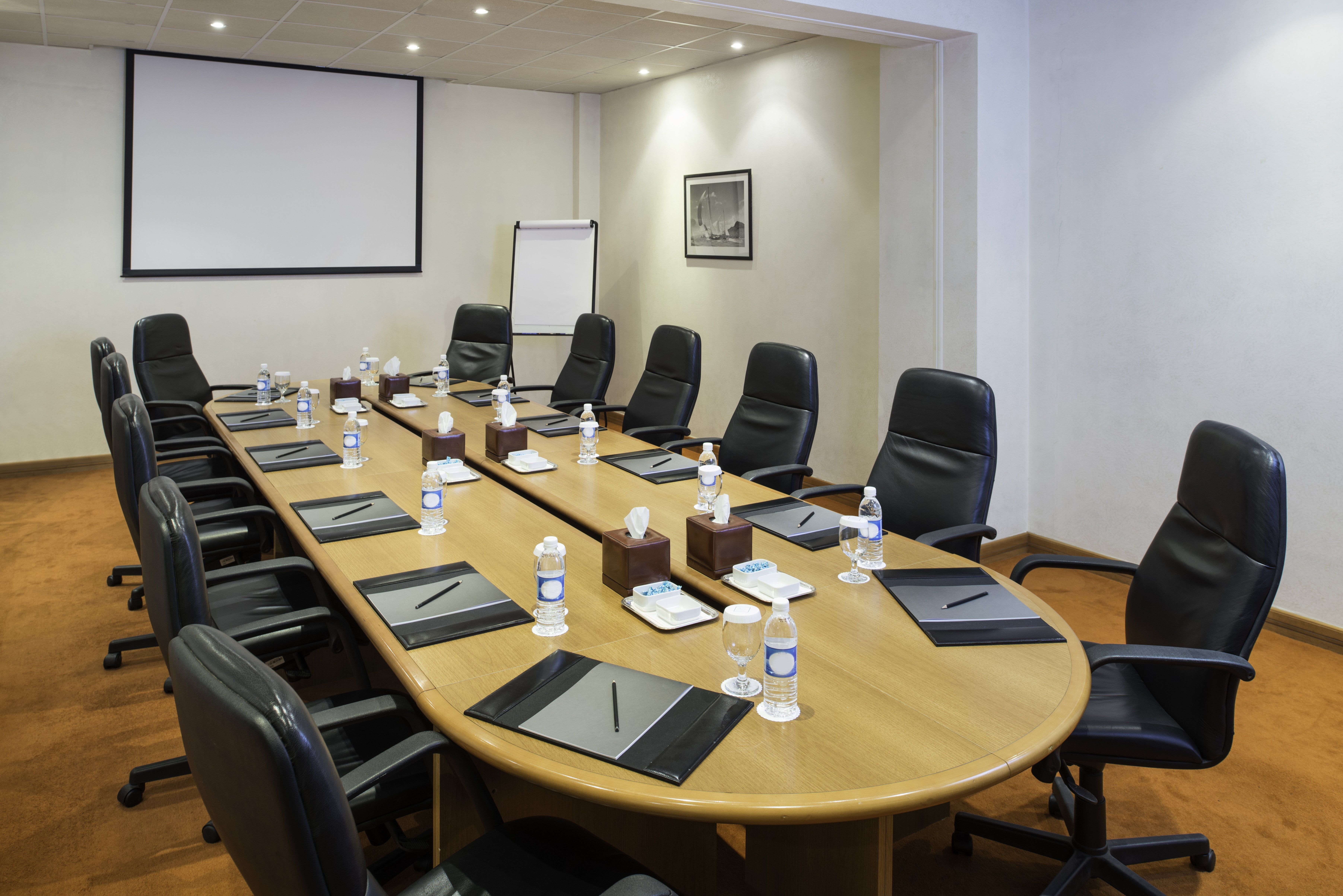 MICE (servicii de organizare de întâlniri, conferințe, alte evenimente)