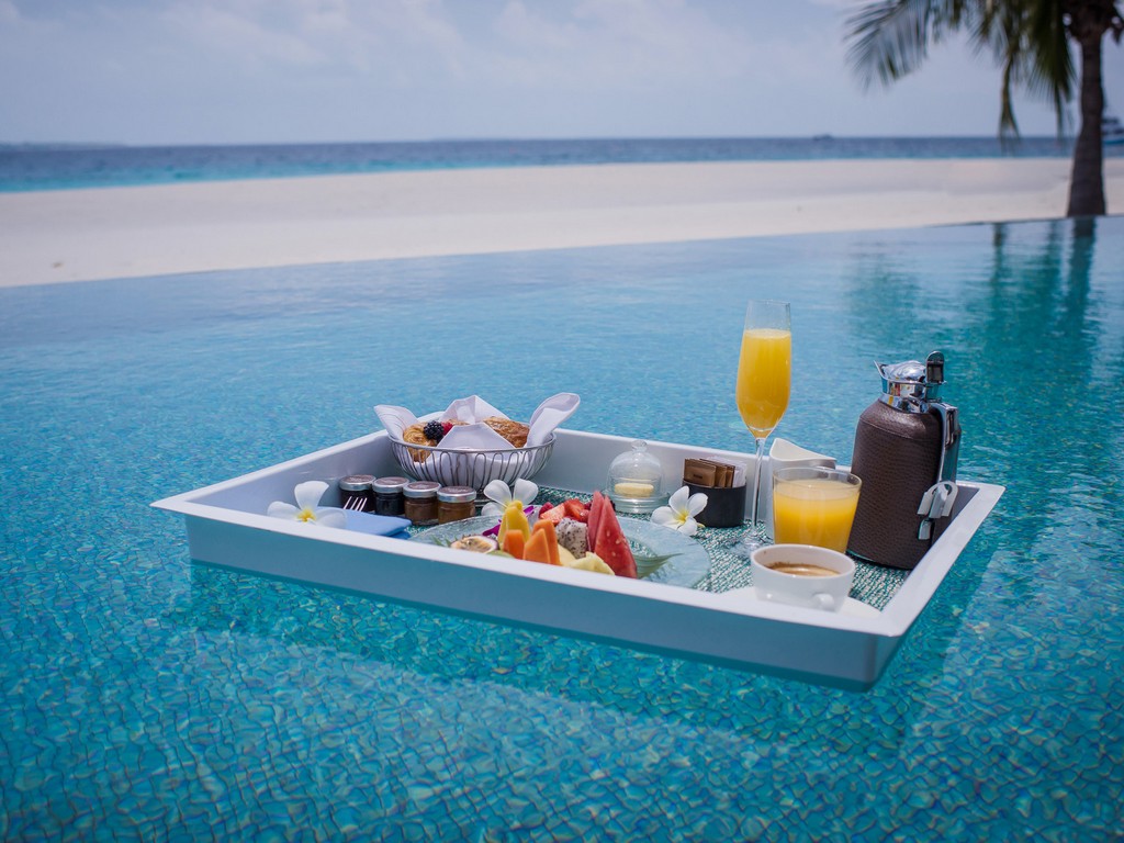 IN VILLA DINING