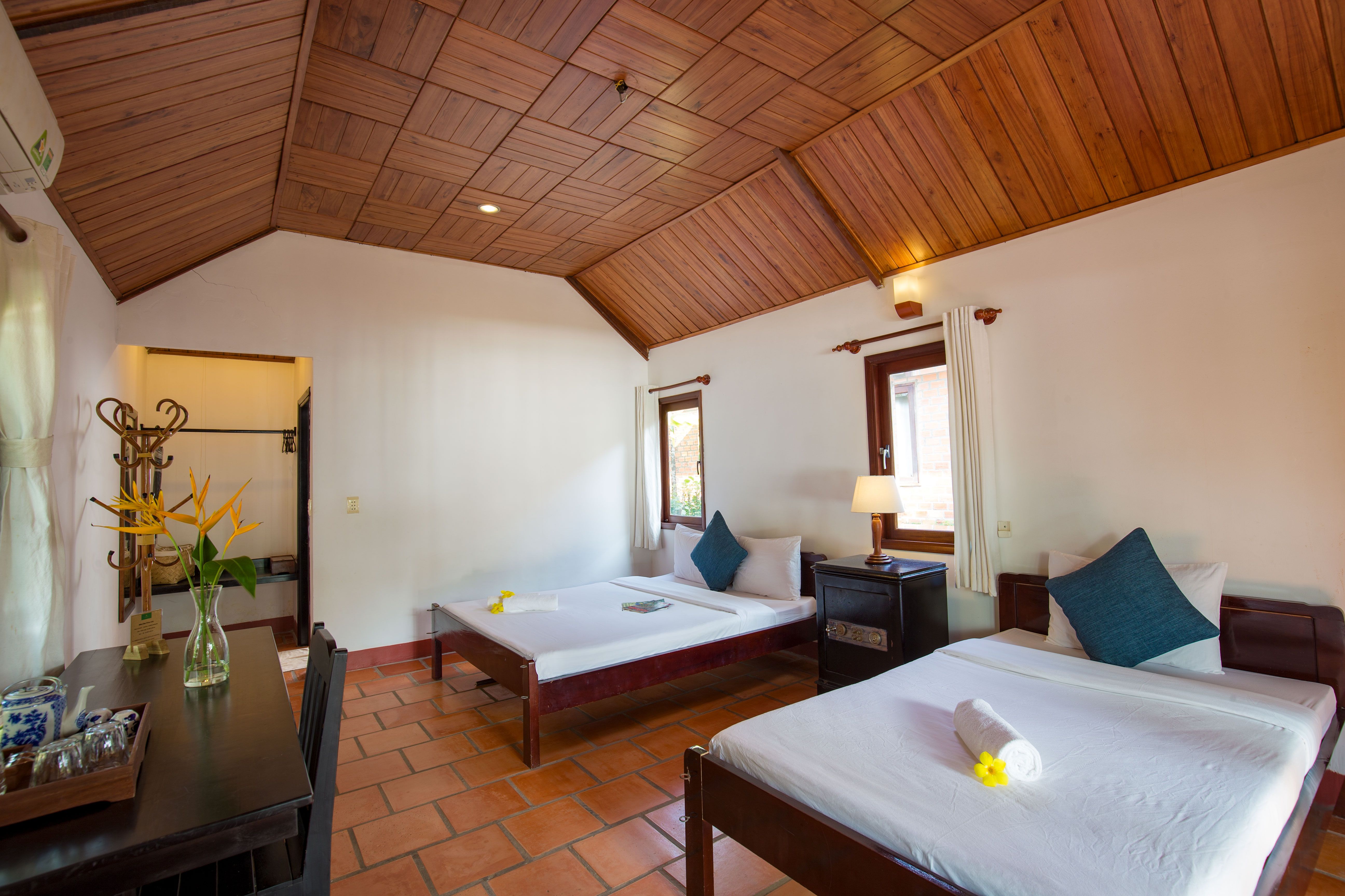 GARDEN VIEW BUNGALOW WITH BALCONY