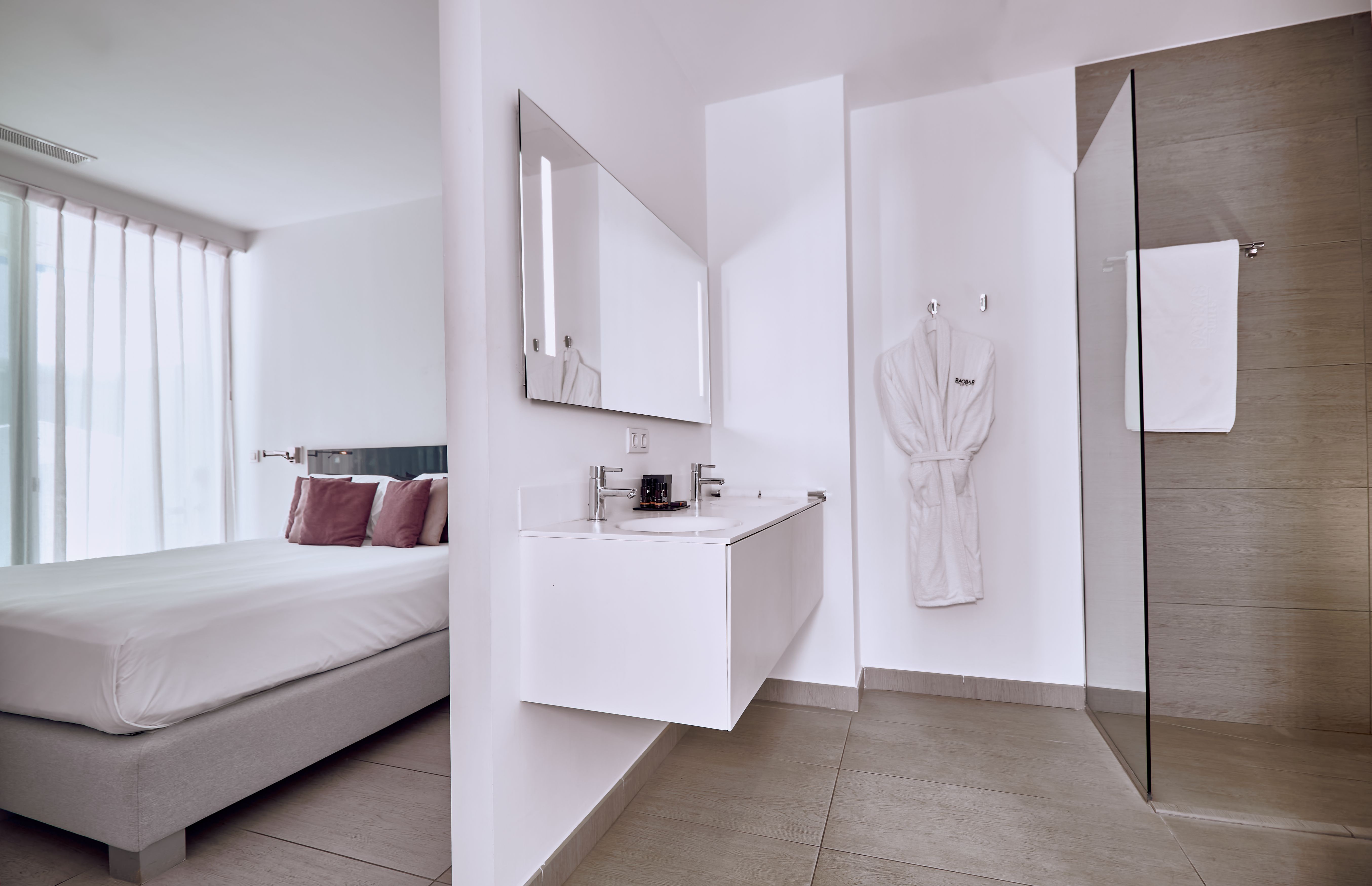 2 BEDROOM SUITE WITH MOUNTAIN VIEW (SERENITY PICO)