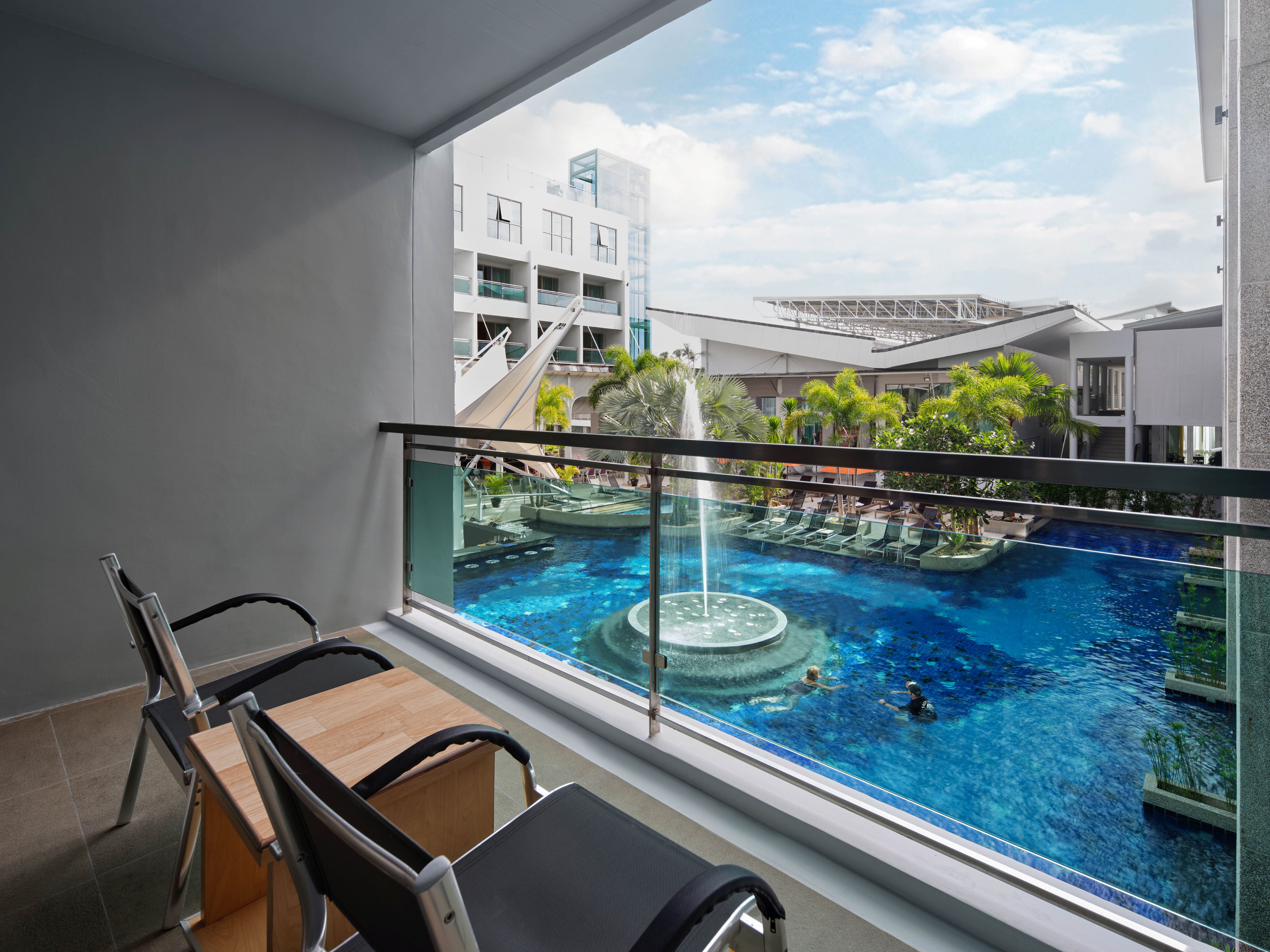 Deluxe Pool View