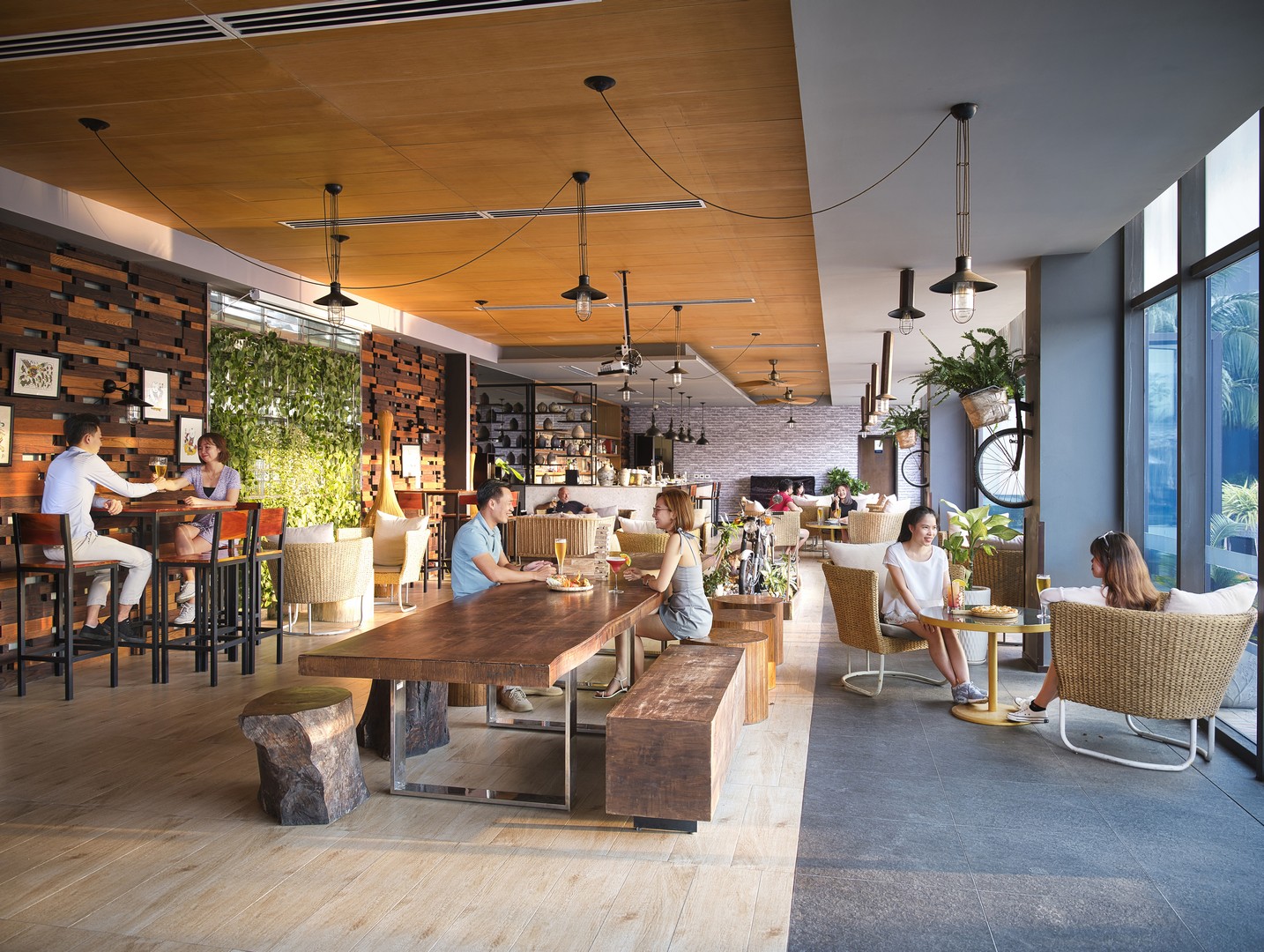 Lounge Bar