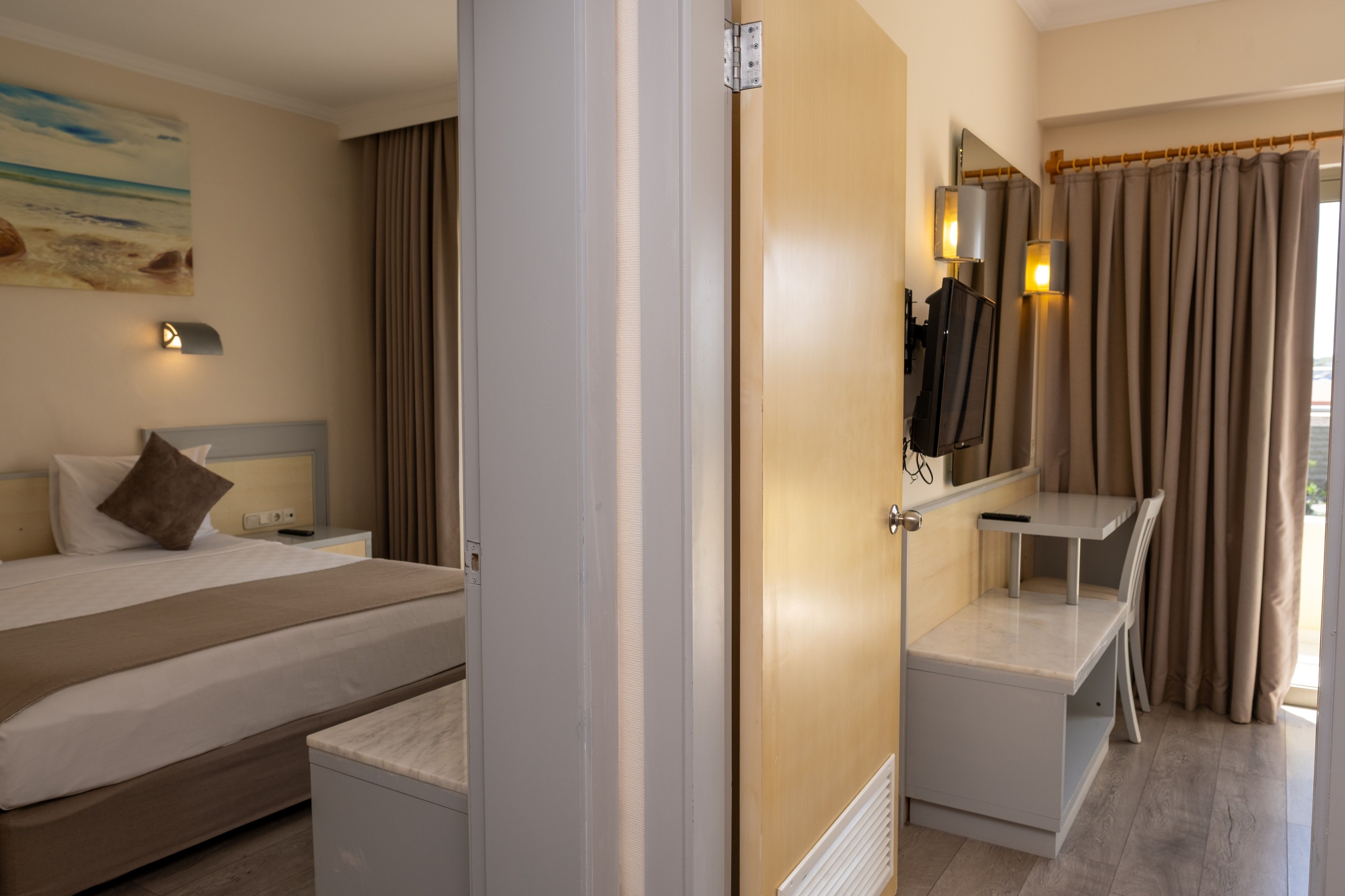 DELUXE SUITE