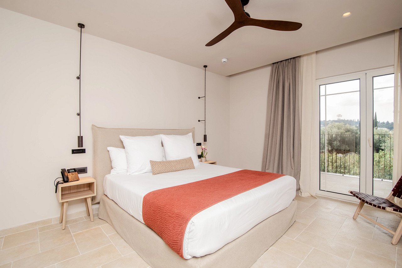 Preferred Club Bungalow Master Suite Garden View