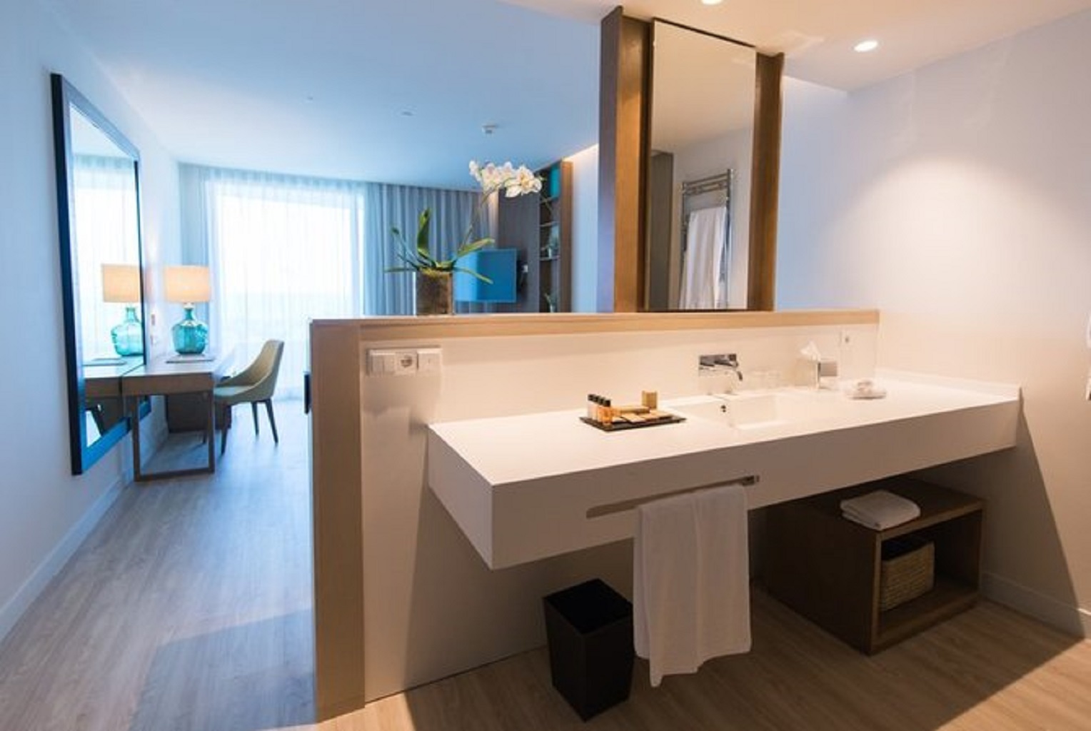 DOUBLE ROOM B