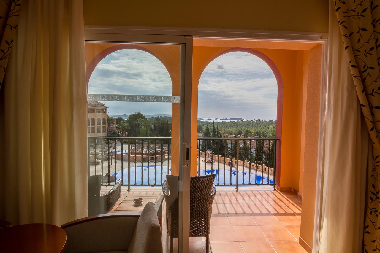 DOUBLE POOL VIEW BALCONY OR TERRACE
