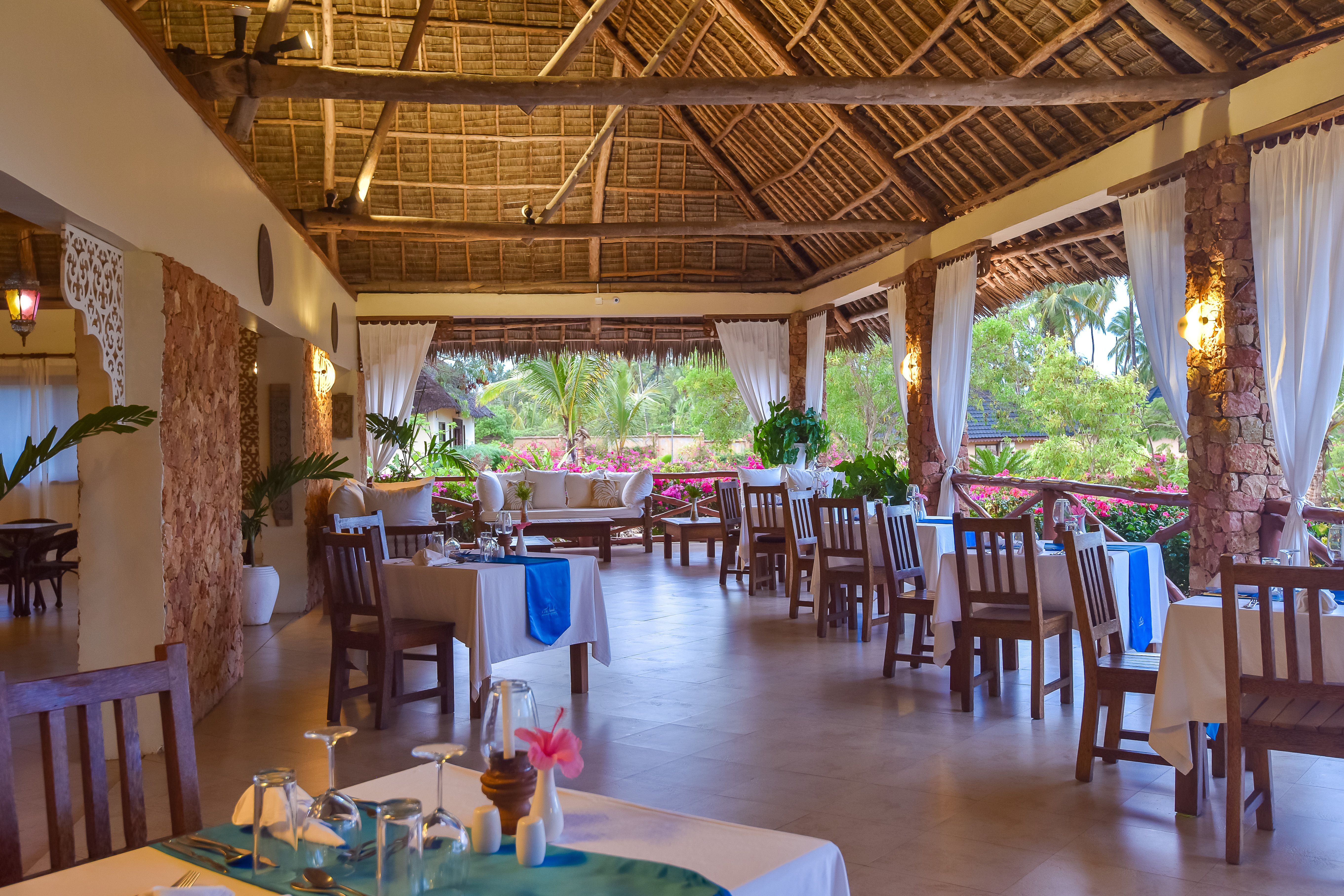 MAIN RESTAURANT