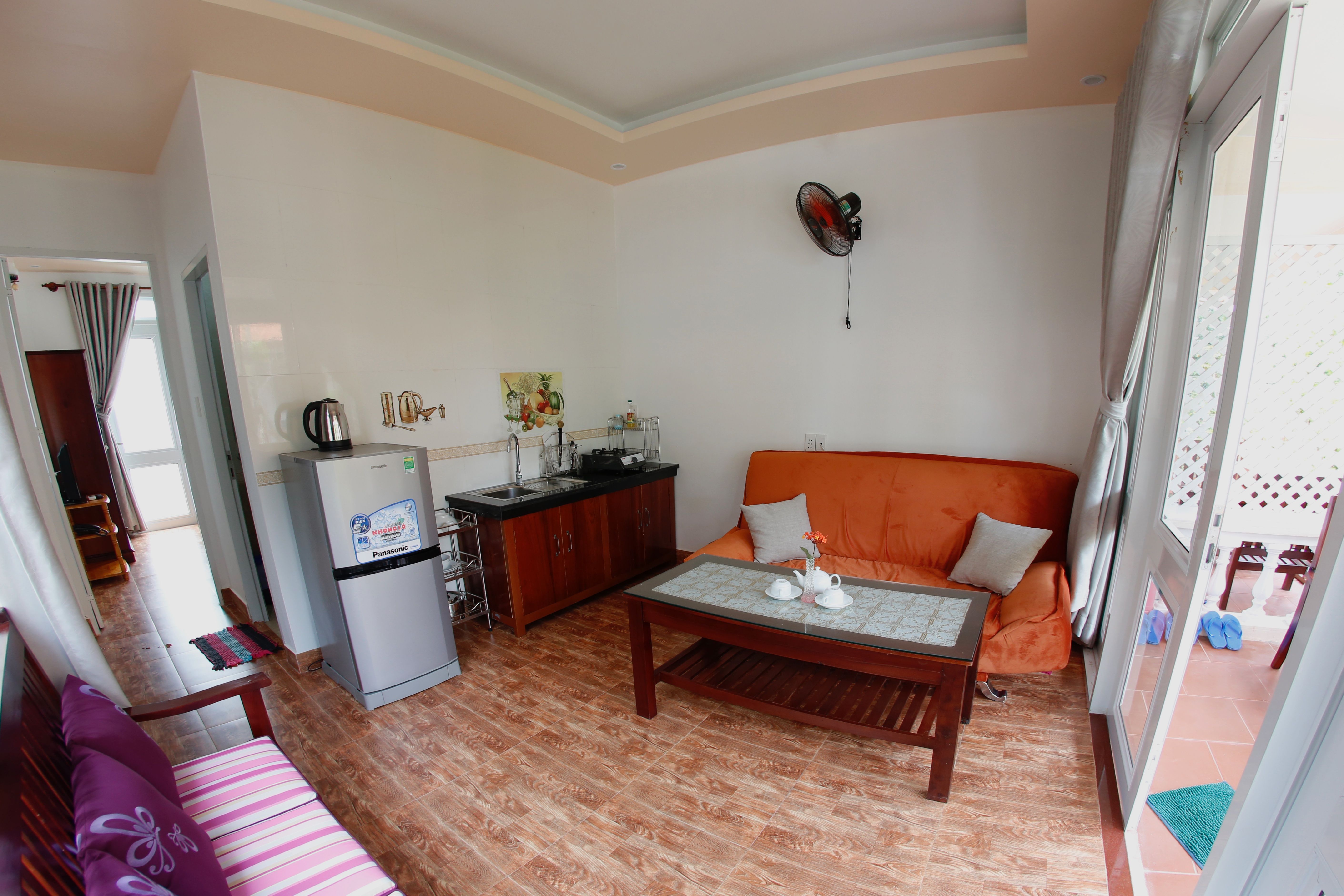 ONE BEDROOM APARTMENT