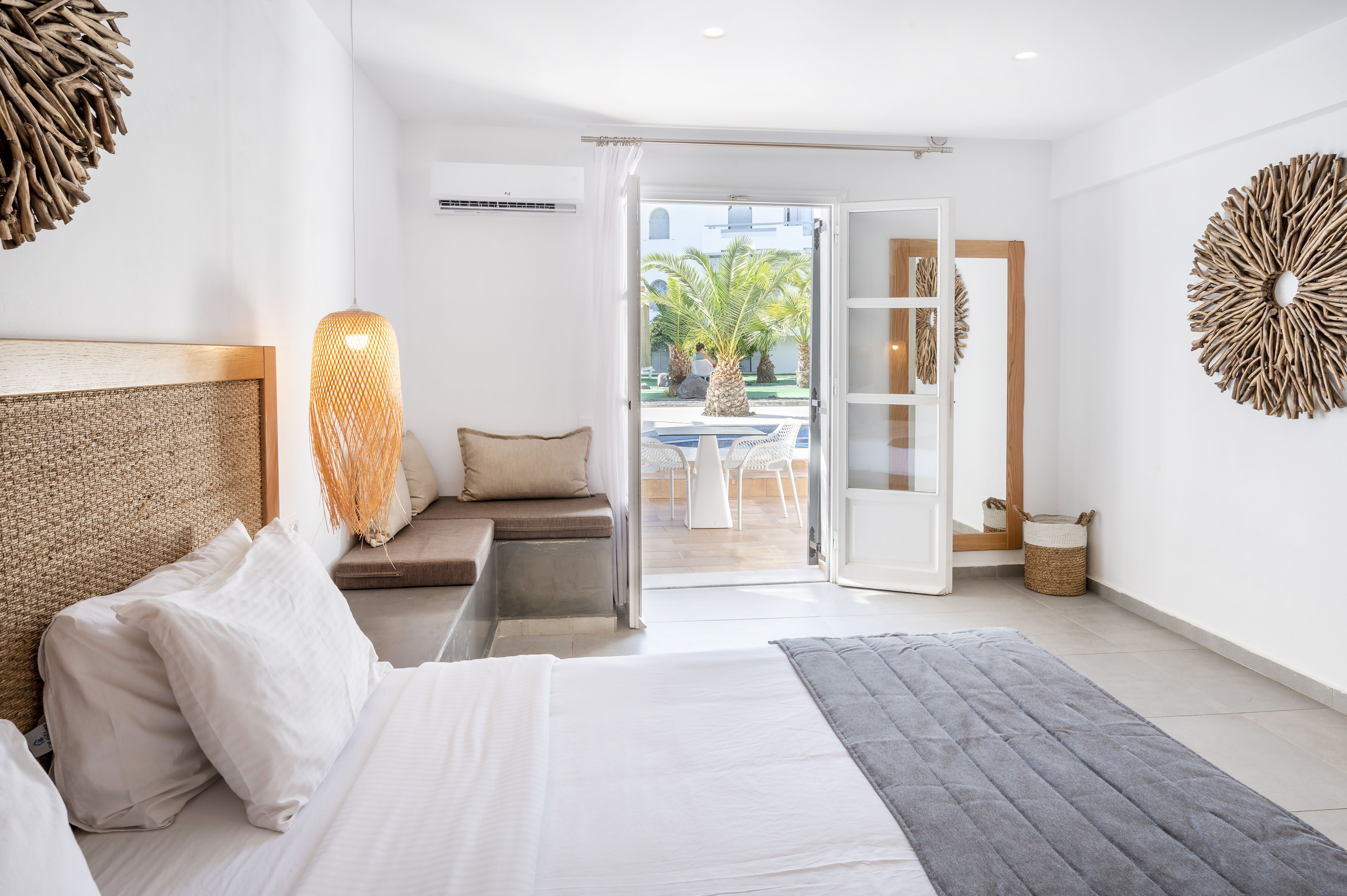 Junior Suite with Shared Pool