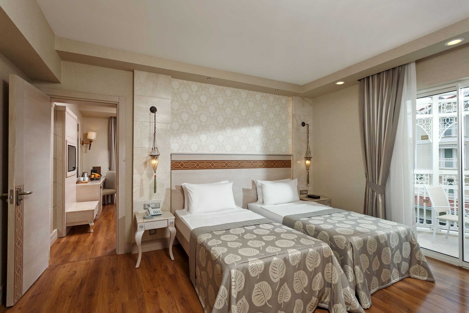 Deluxe Family Room