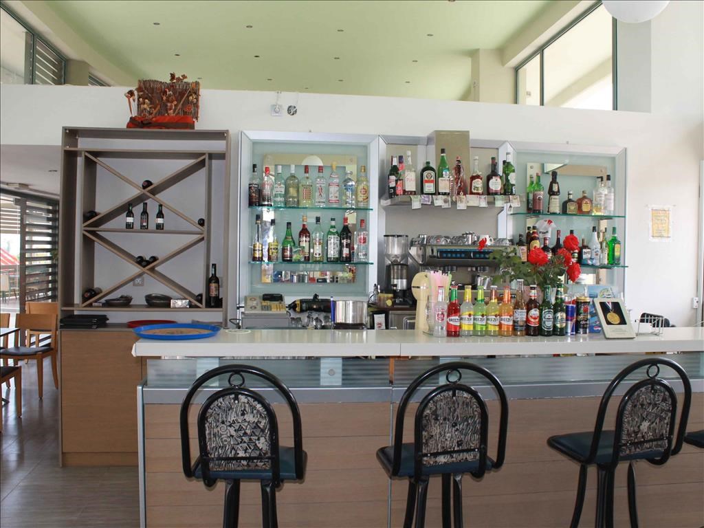 POOL BAR