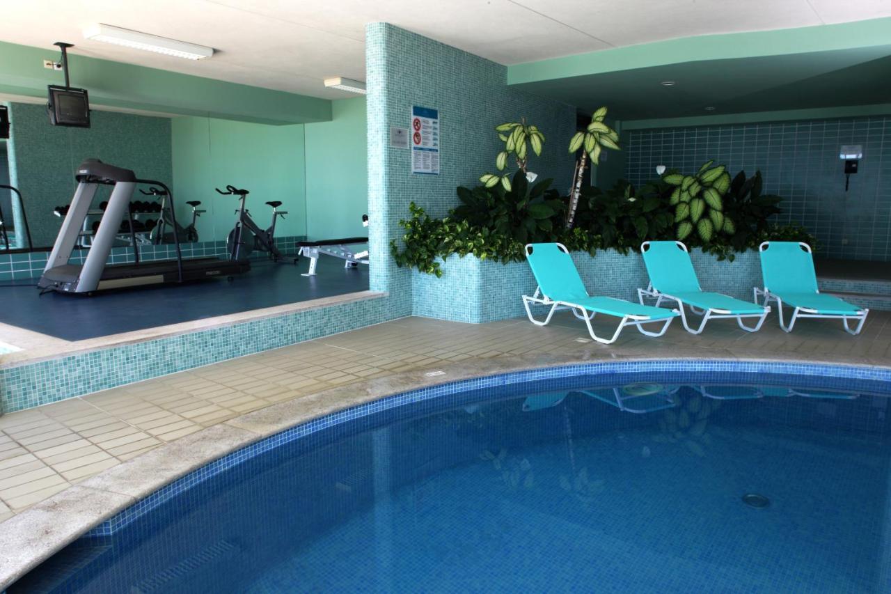 Piscină interioară