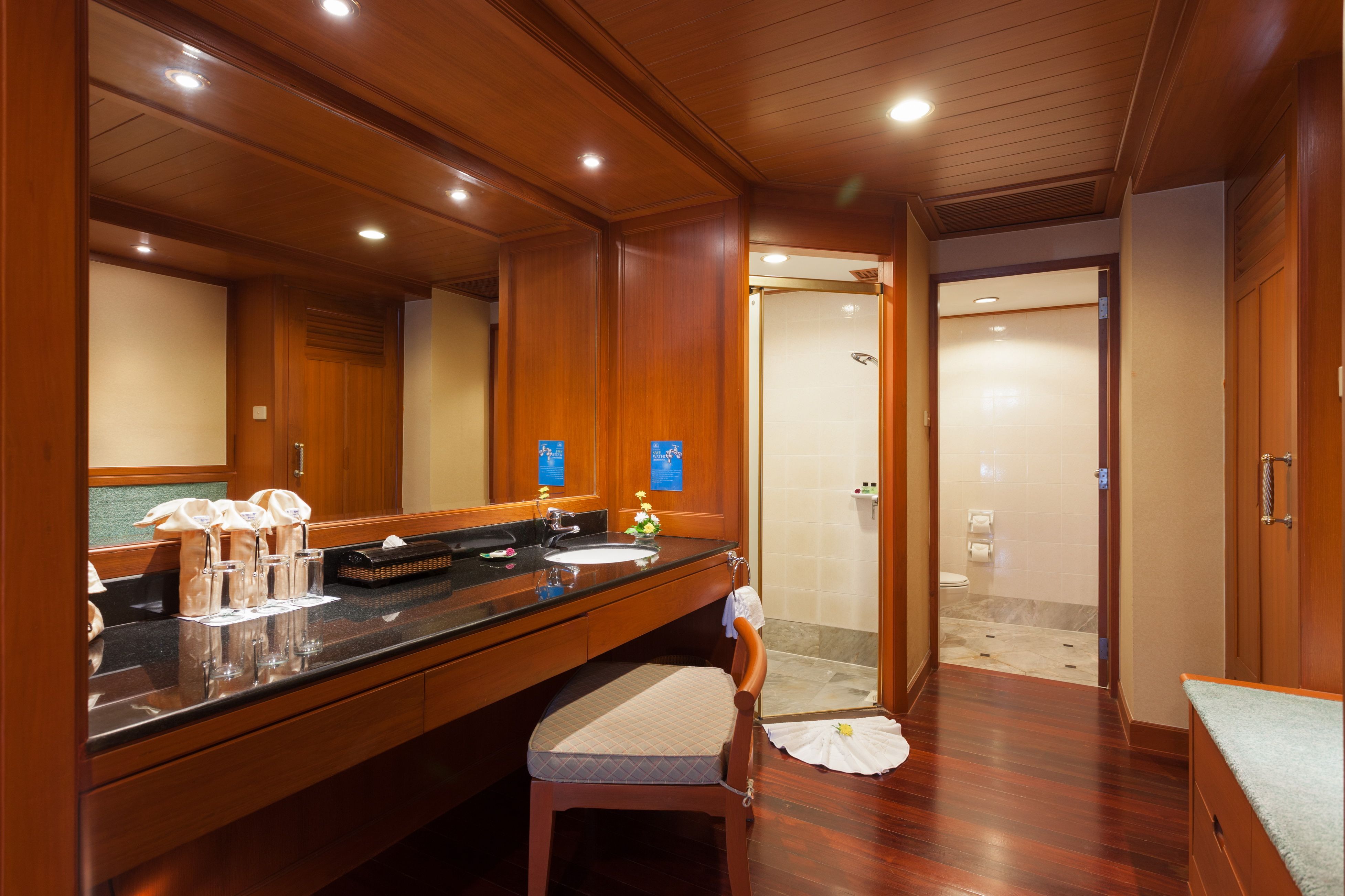 Diamond Suite 