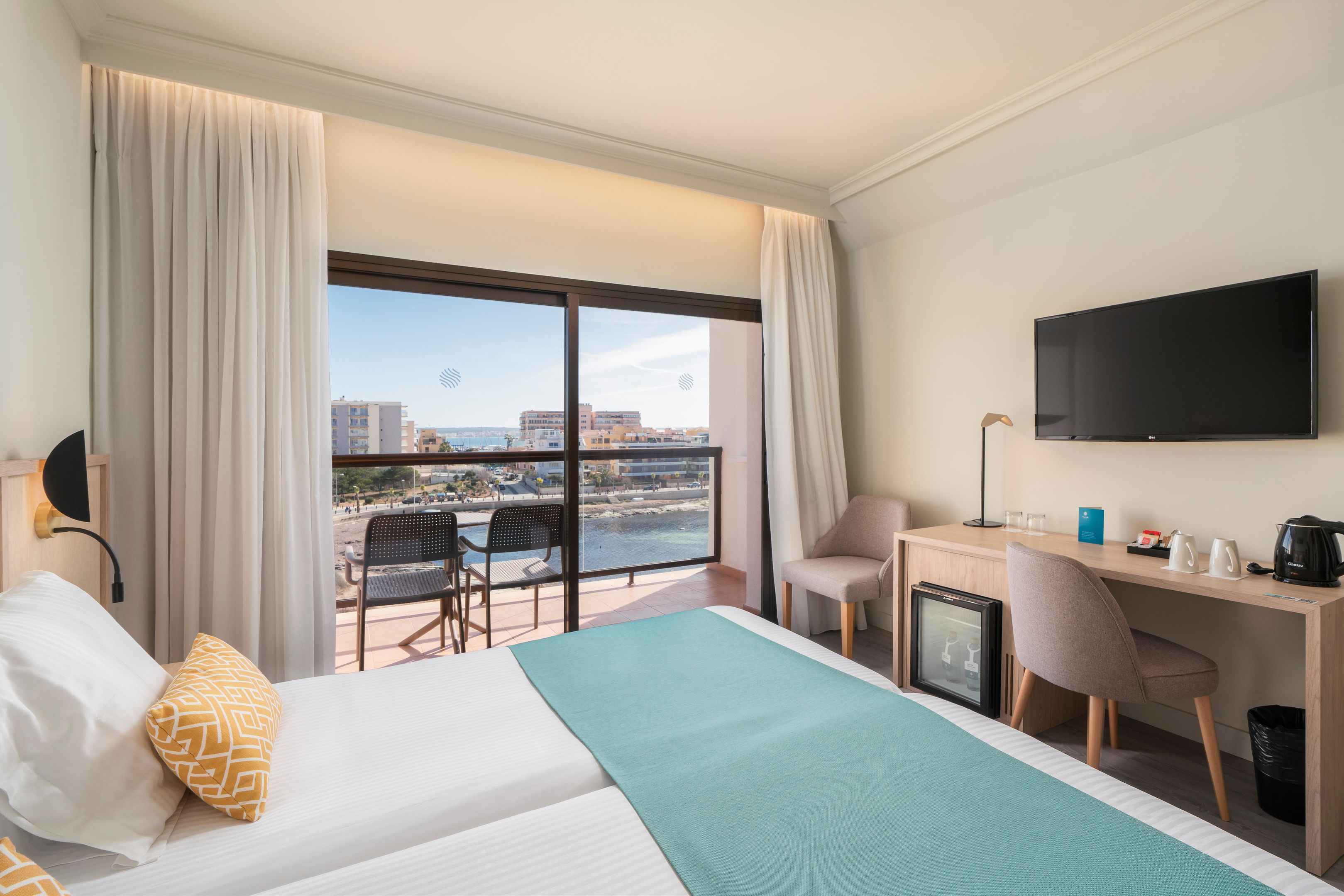 DOUBELE SUPERIOR SEAVIEW WITH BALCONY