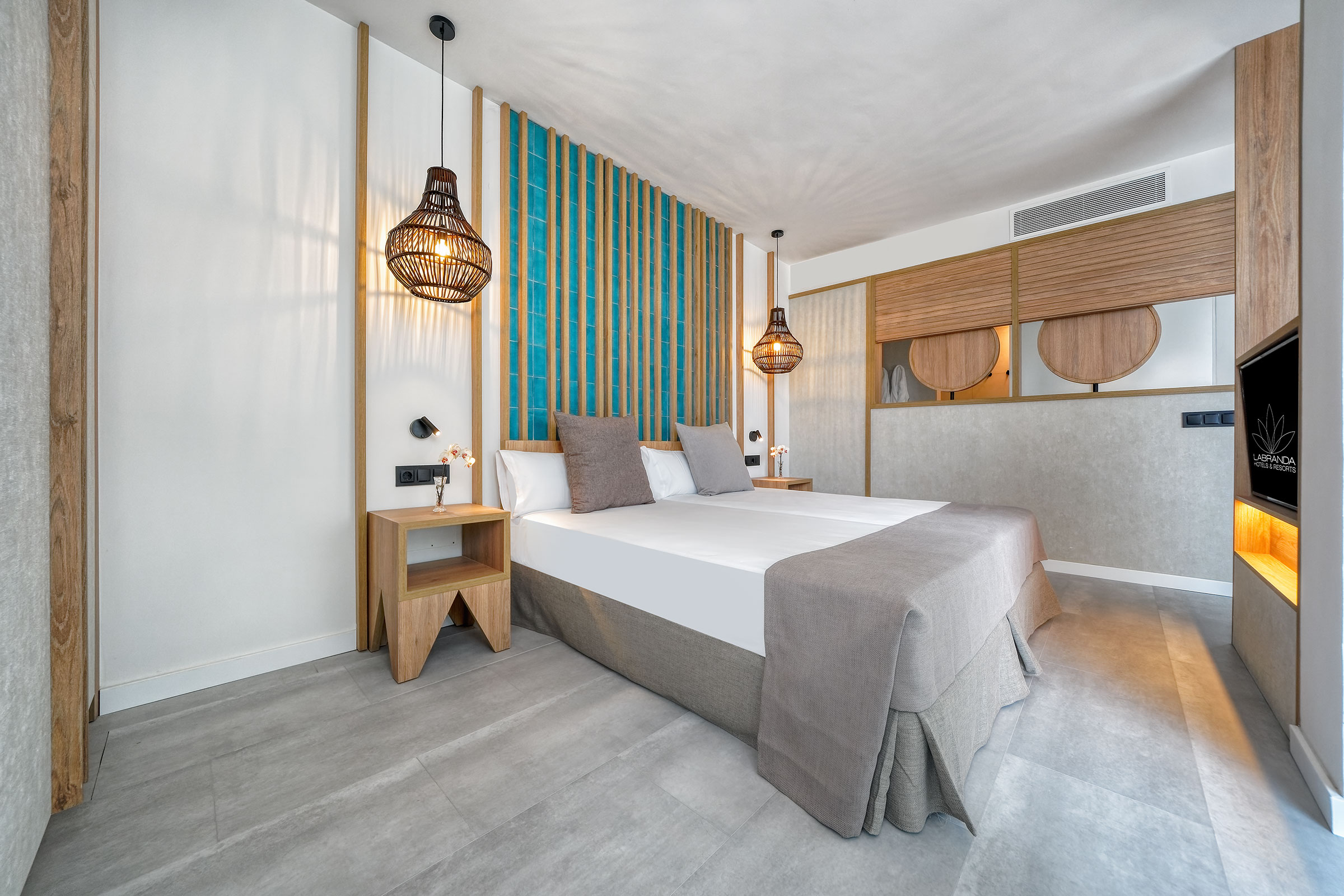 DELUXE JUNIOR SUITE SEA VIEW (ADULTS ONLY AREA)