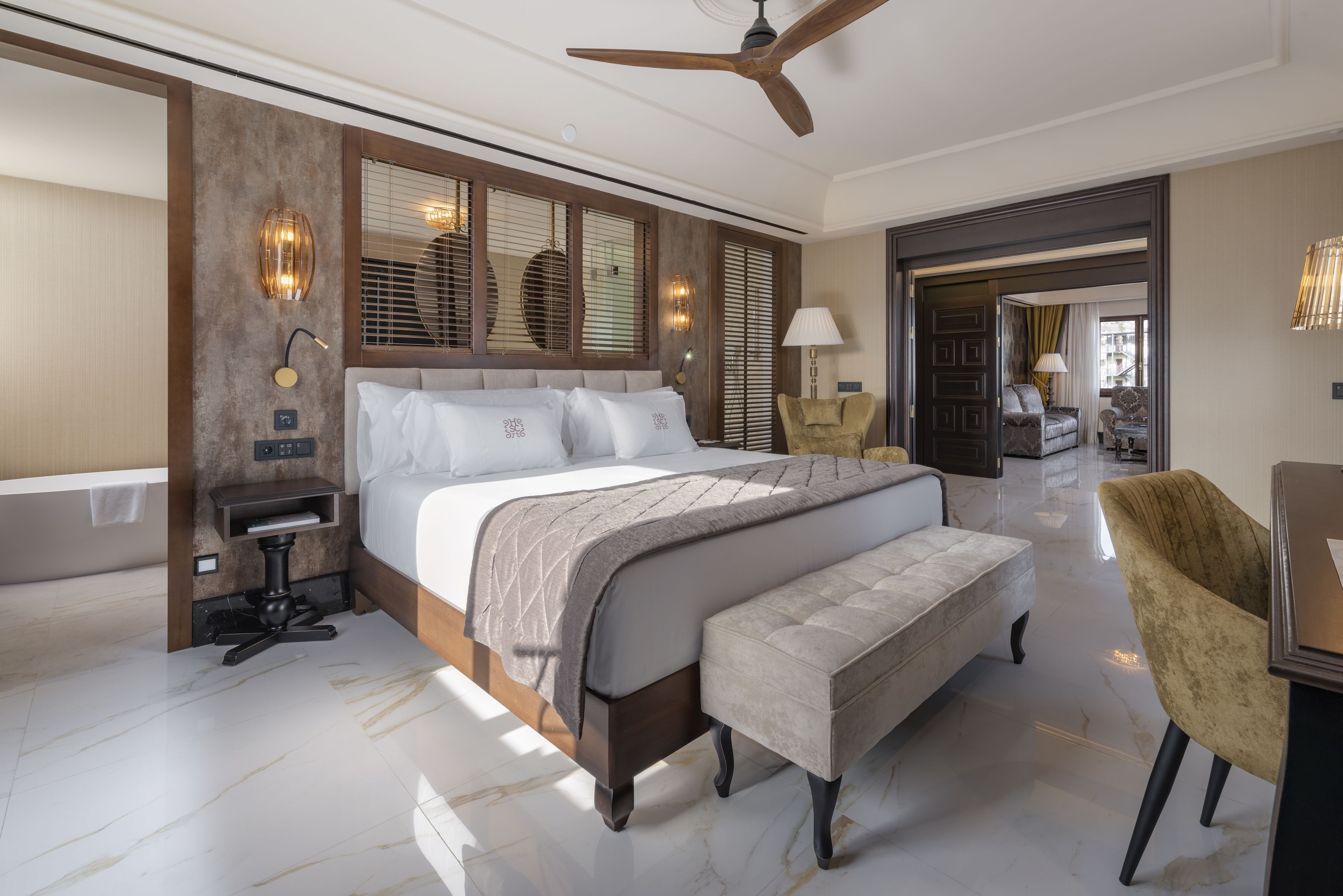 PRESIDENTIAL SUITE