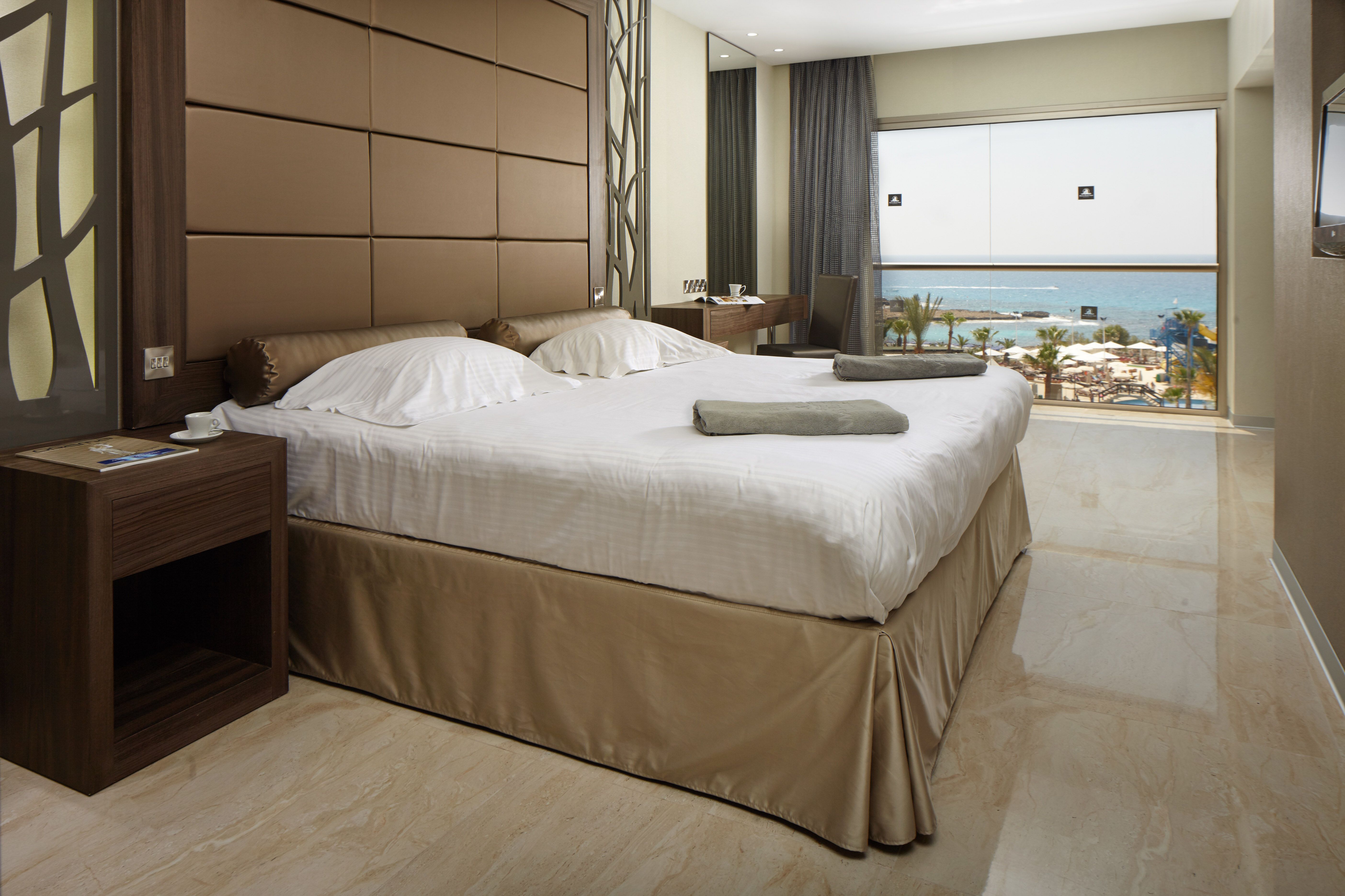 DELUXE BEACH FRONT SUITE