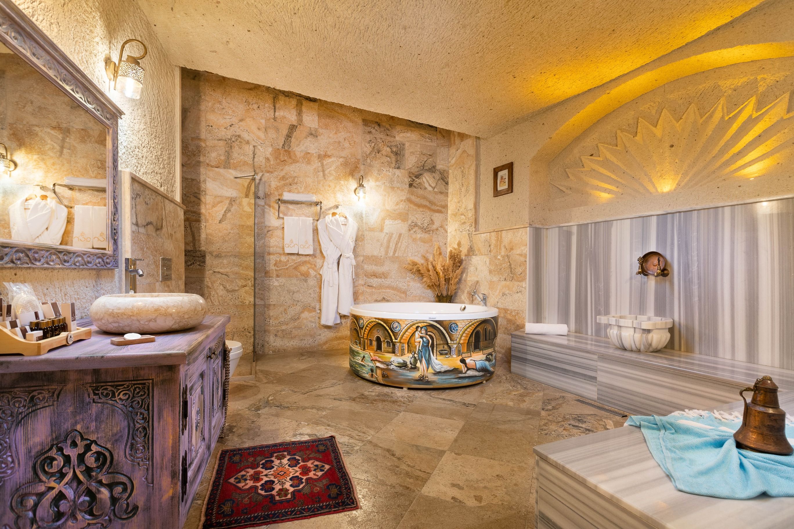 DELUXE STONE ROOM