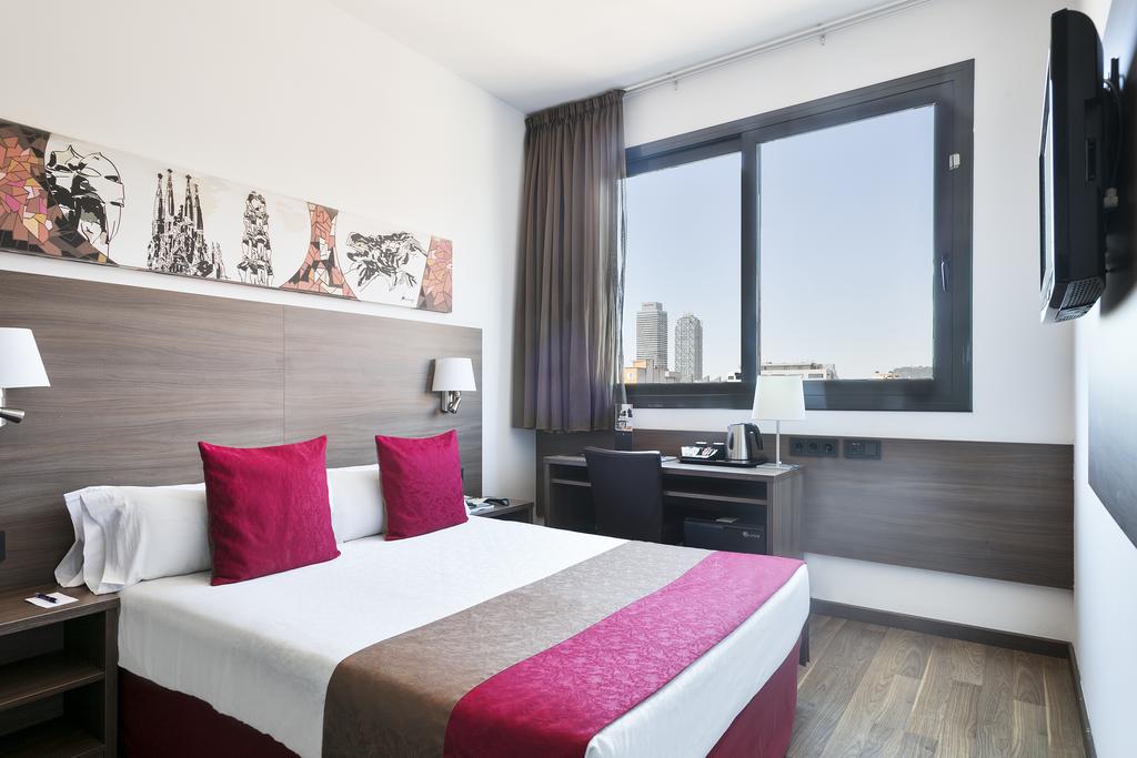 DOUBLE ROOM