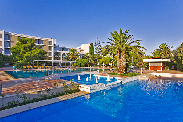 Kos, Hotel Caravia Beach, piscina exterioara.jpg