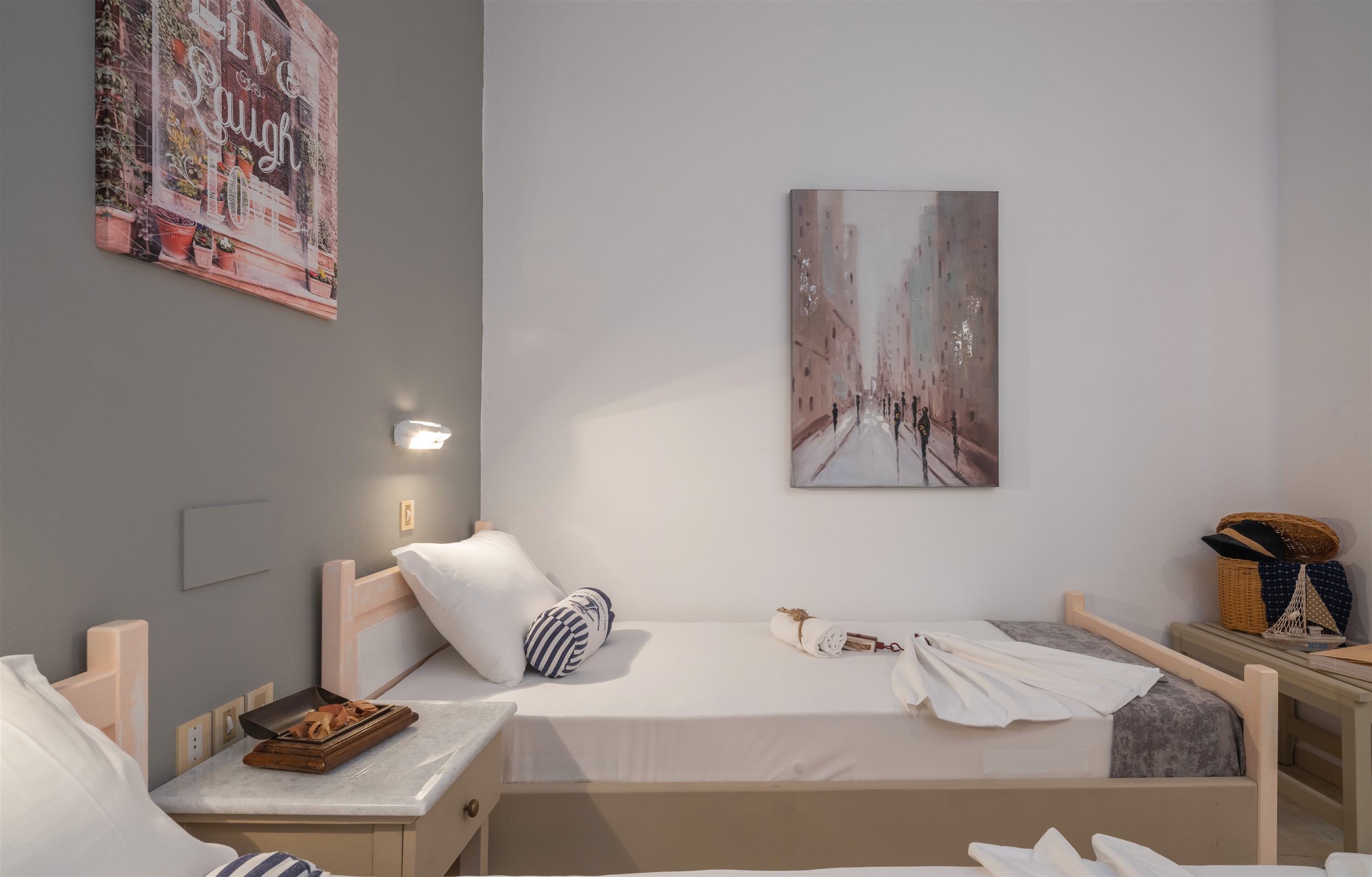 DOUBLE ROOM