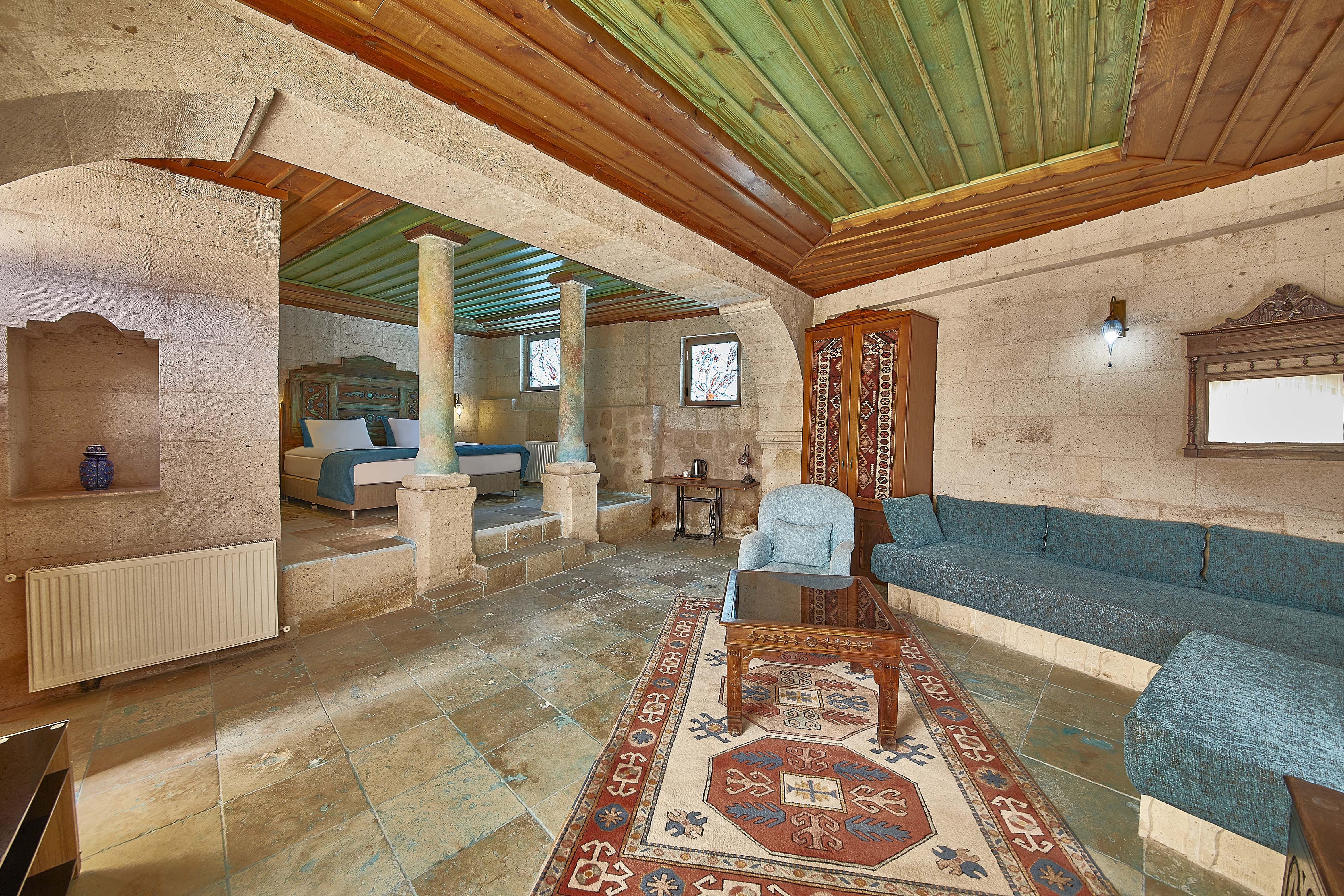 KING SUITE ROOM