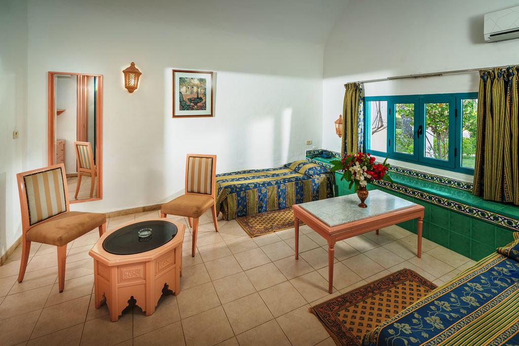 QUAD ROOM