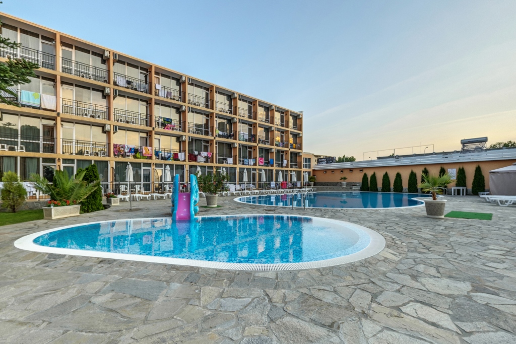 Piscina deschisă