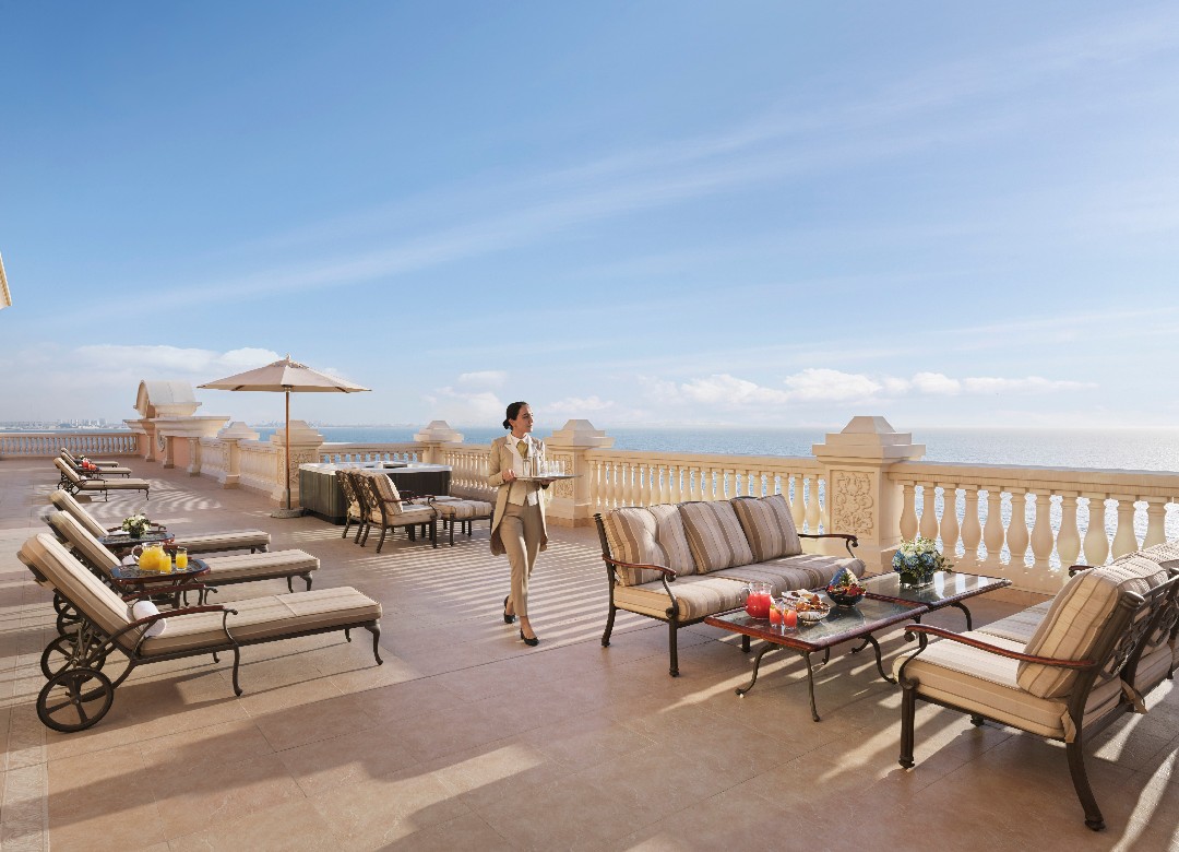 Premier Jacuzzi Suite One Bedroom Palm