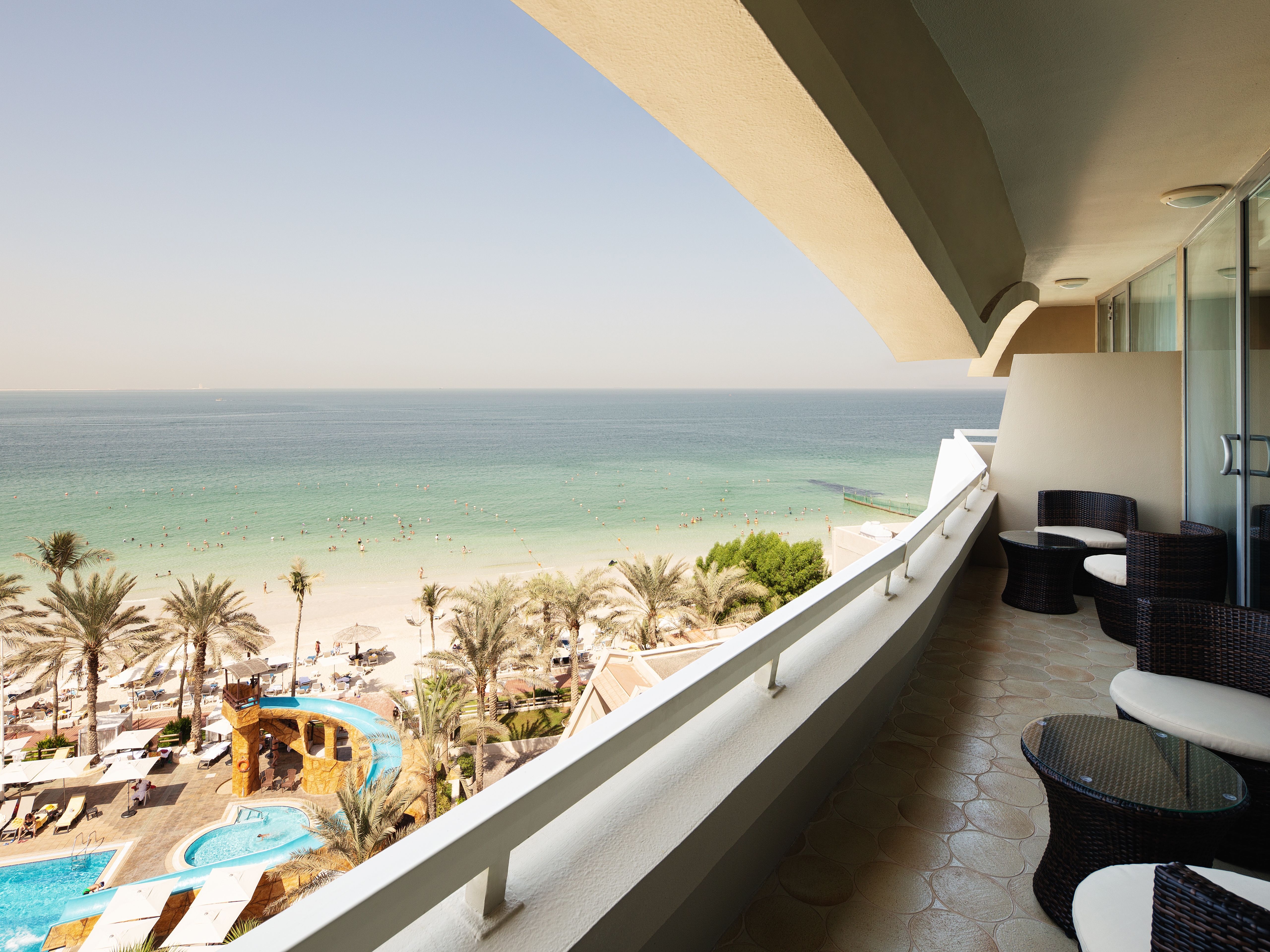 DELUXE SEA VIEW