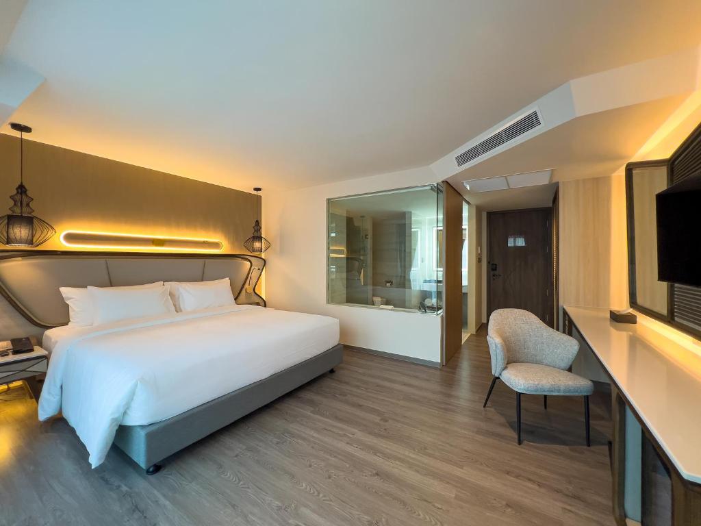 Premier King Bed Room with Balcony