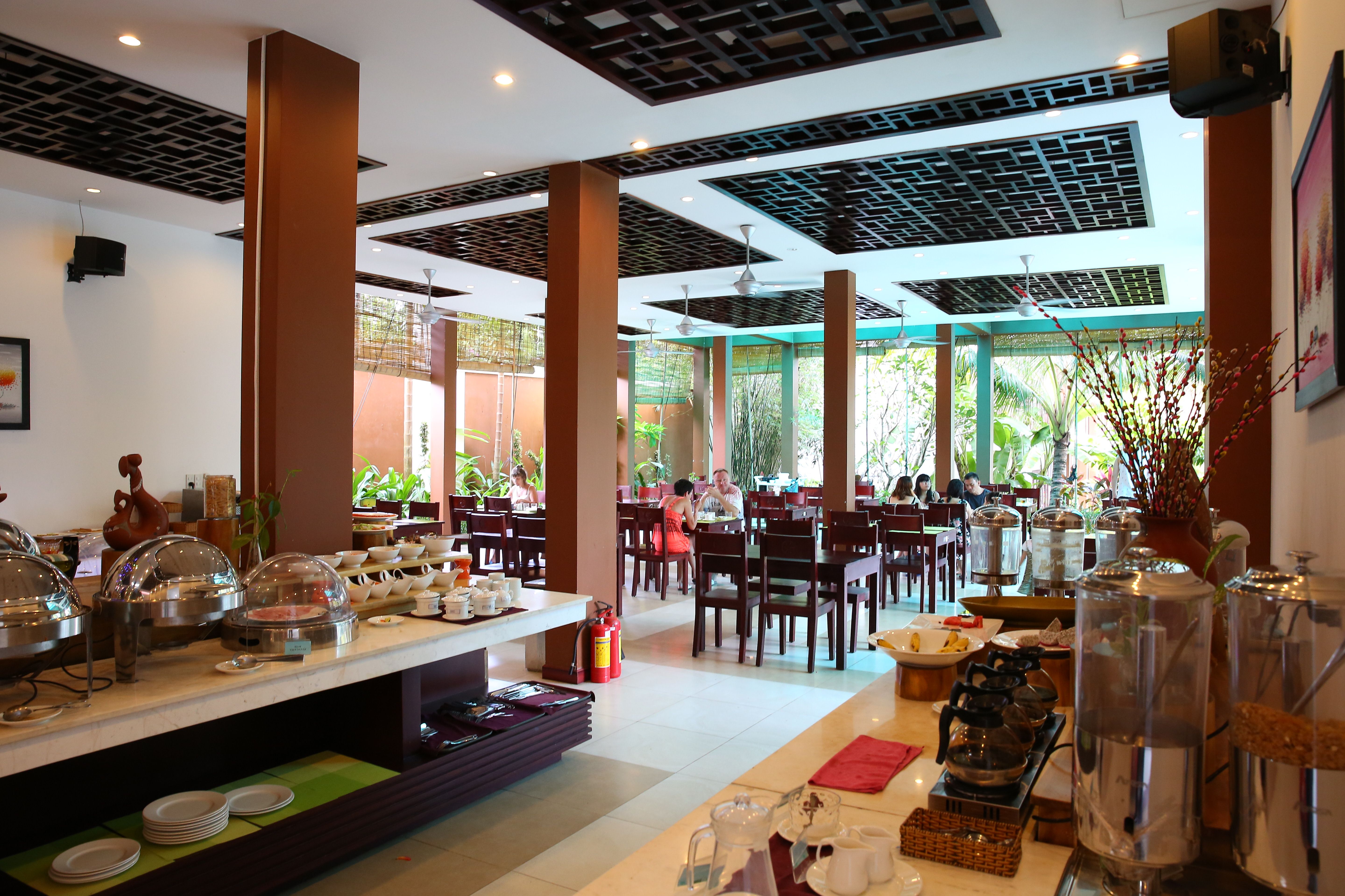 buffet breakfast