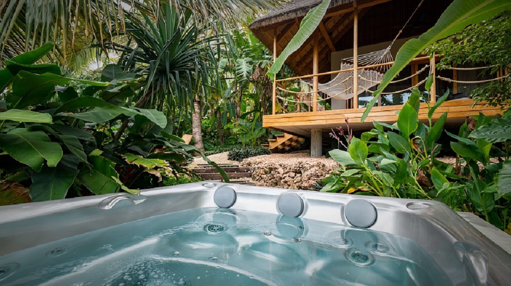 JACUZZI BUNGALOW
