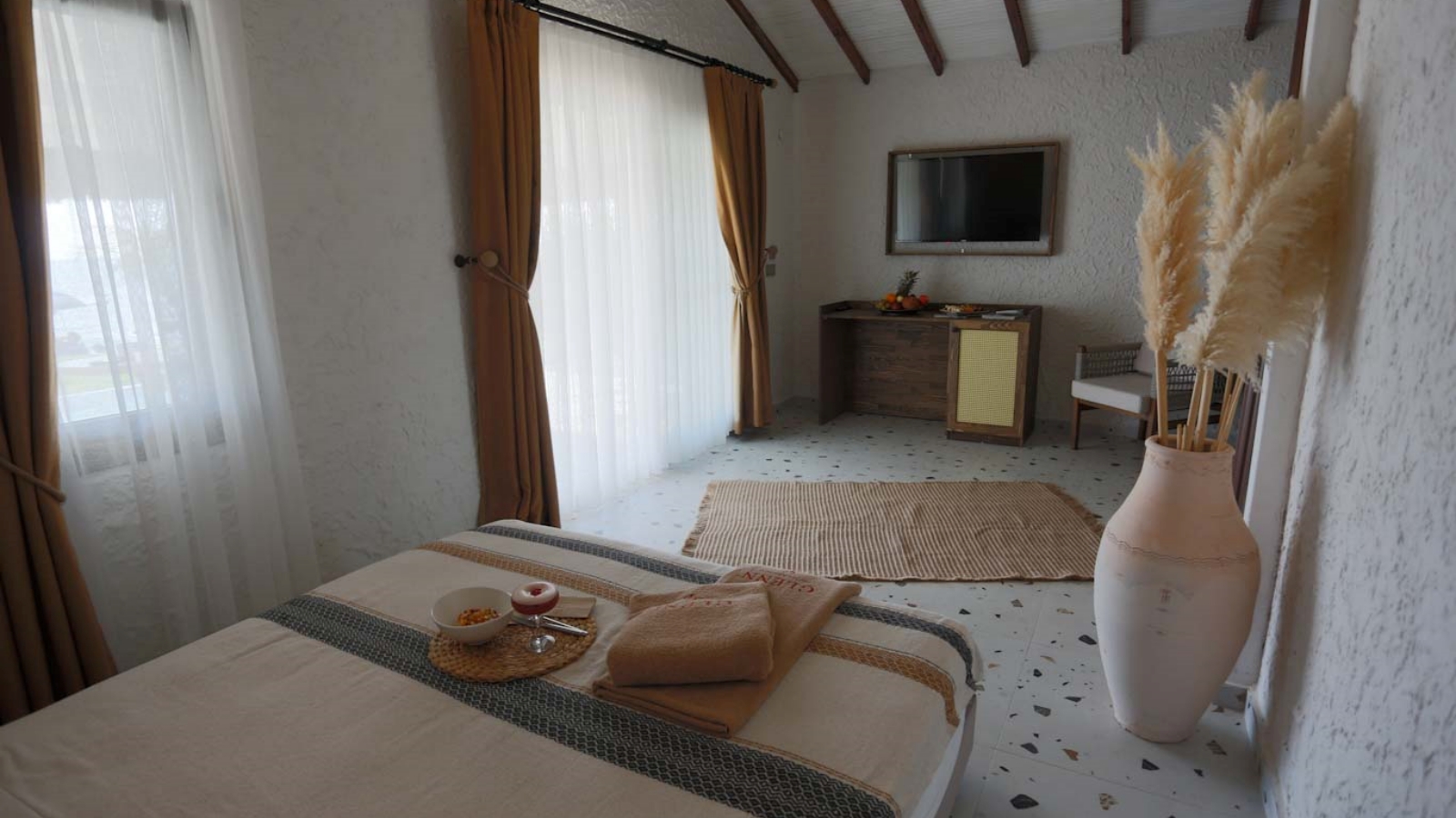 DELUXE VILLA