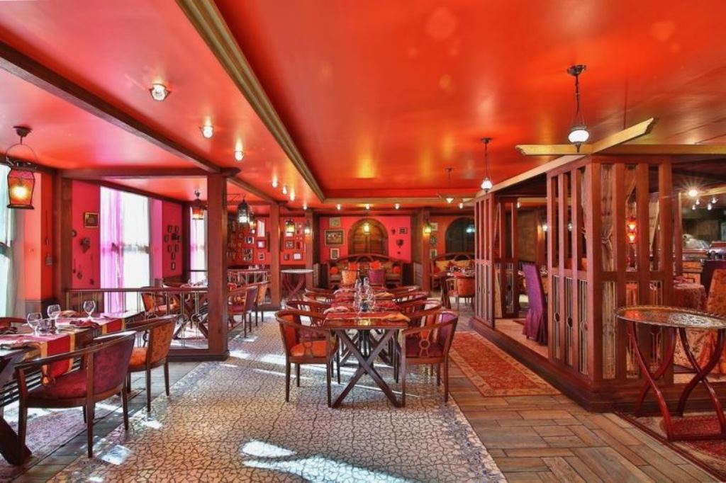 Looby Bar