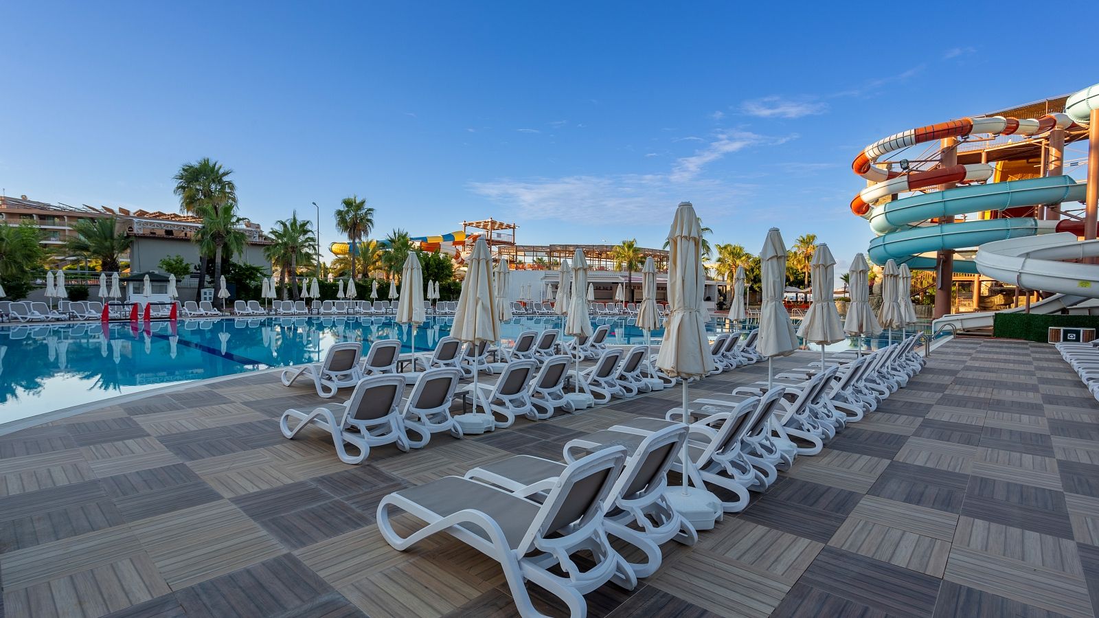 Piscina deschisă