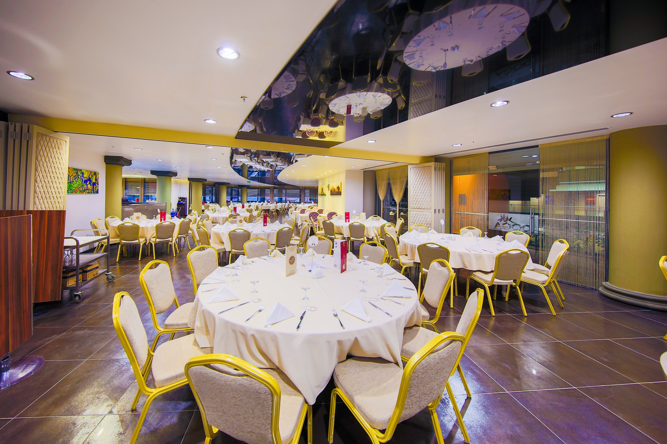 RESTAURAN