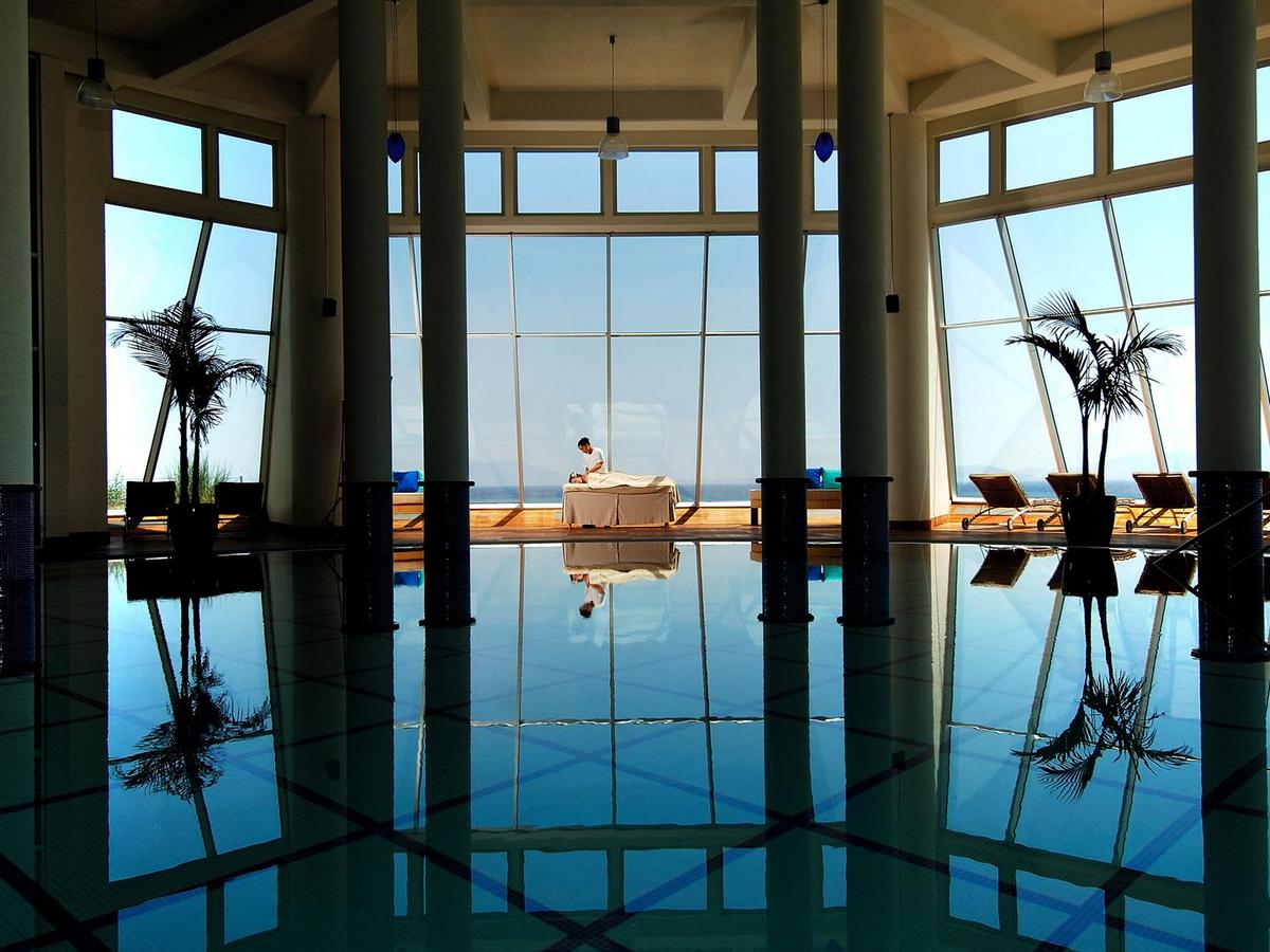 Piscină interioară