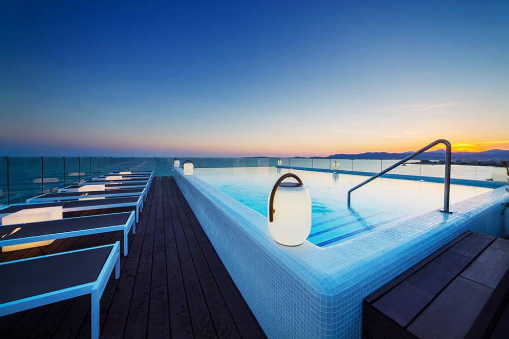 Piscina deschisă
